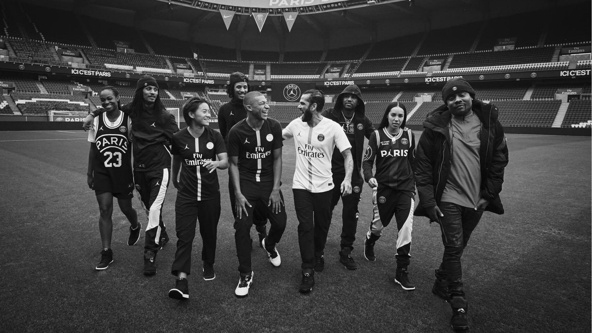 Kylian Mbappé e Daniel Alves 13092018