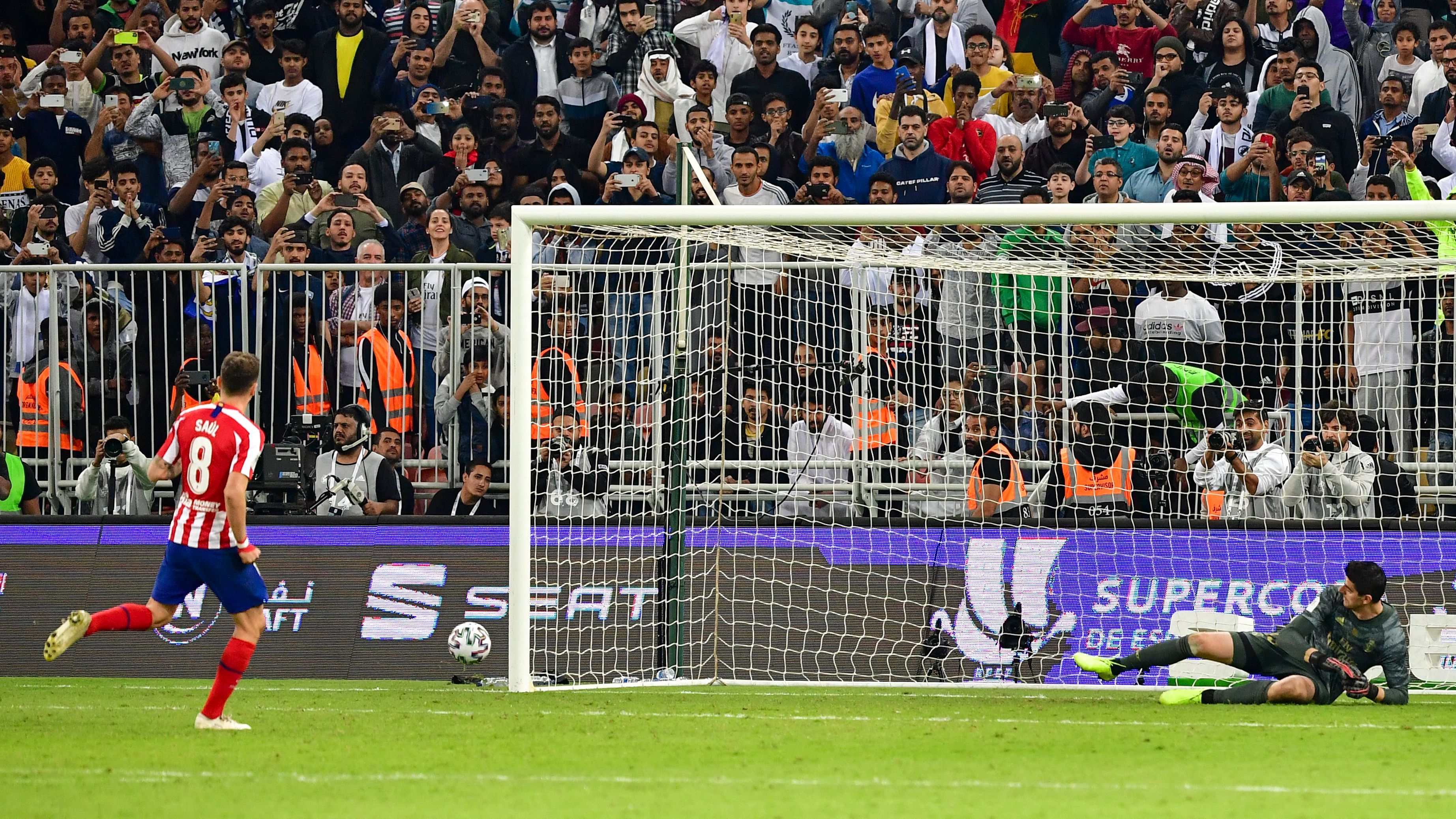 Saul Niguez Thibaut Courtois Atletico Real Madrid Supercopa 12012020