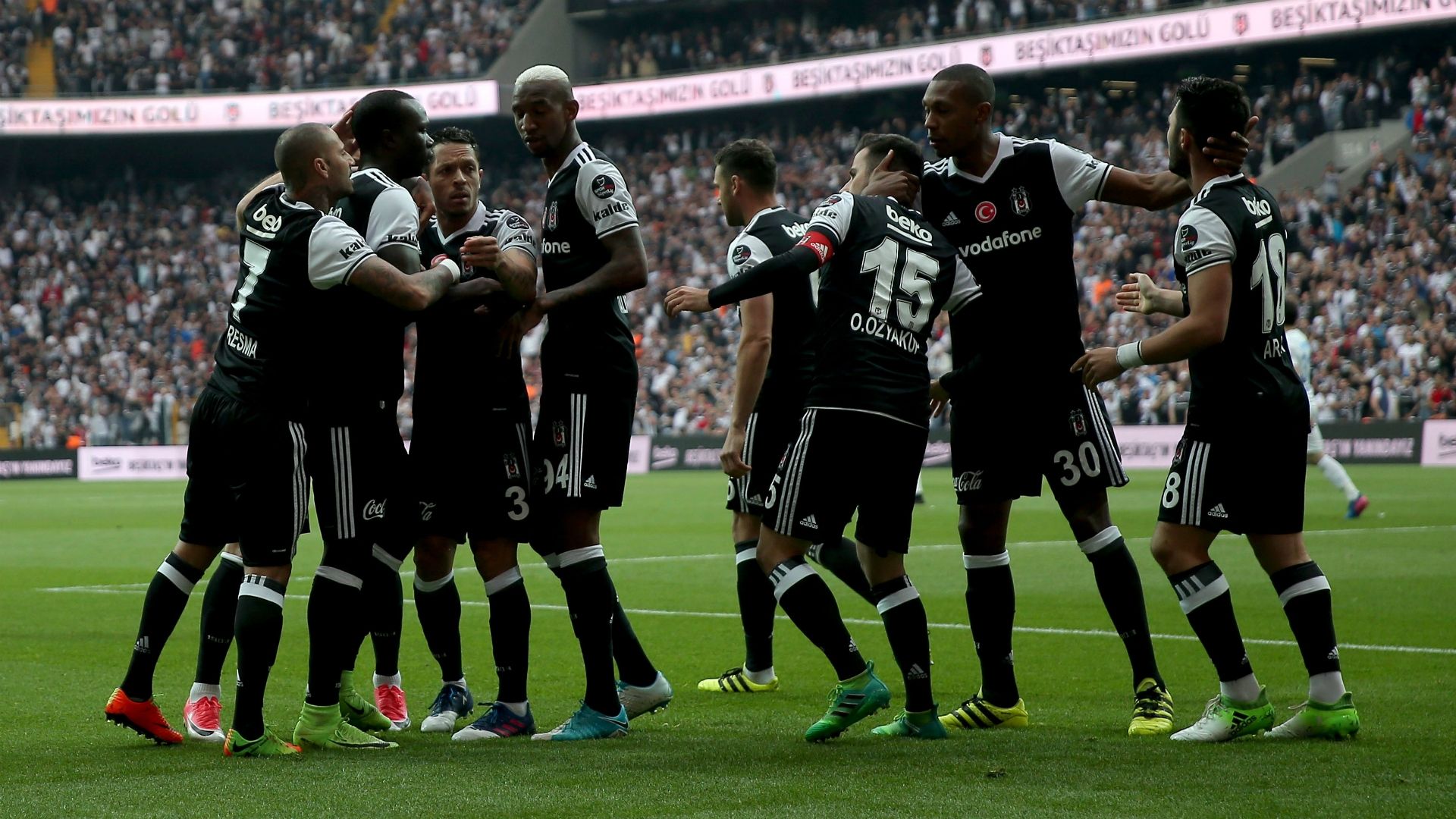 Besiktas celebration vs Kasimpasa STSL 05202017