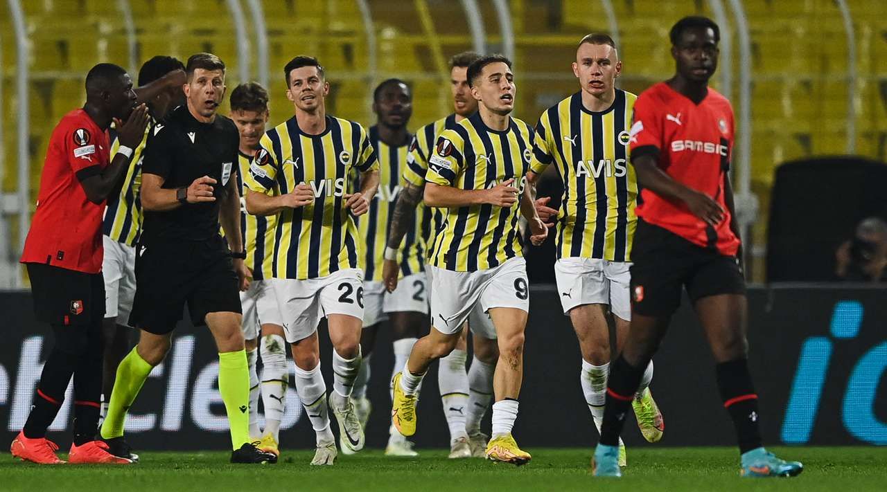 Fenerbahce v Rennes