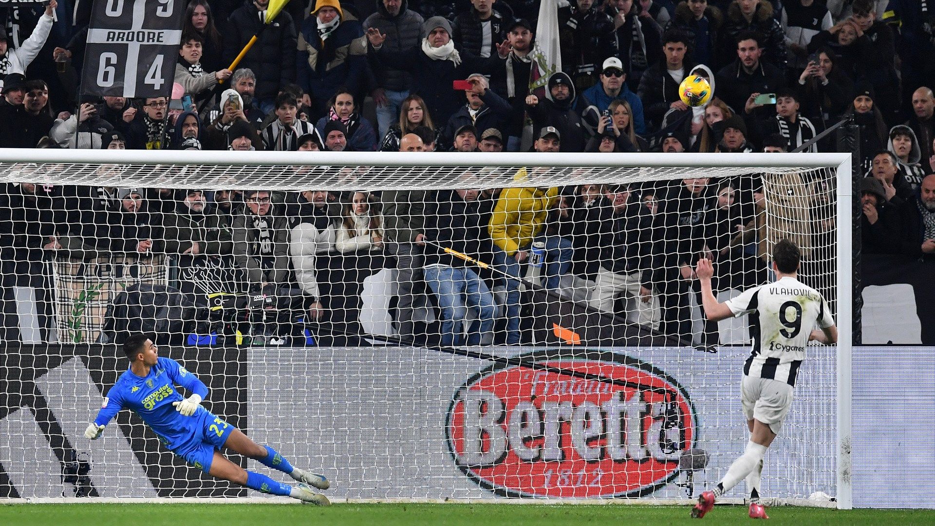 Vlahovic rigore Juventus Empoli