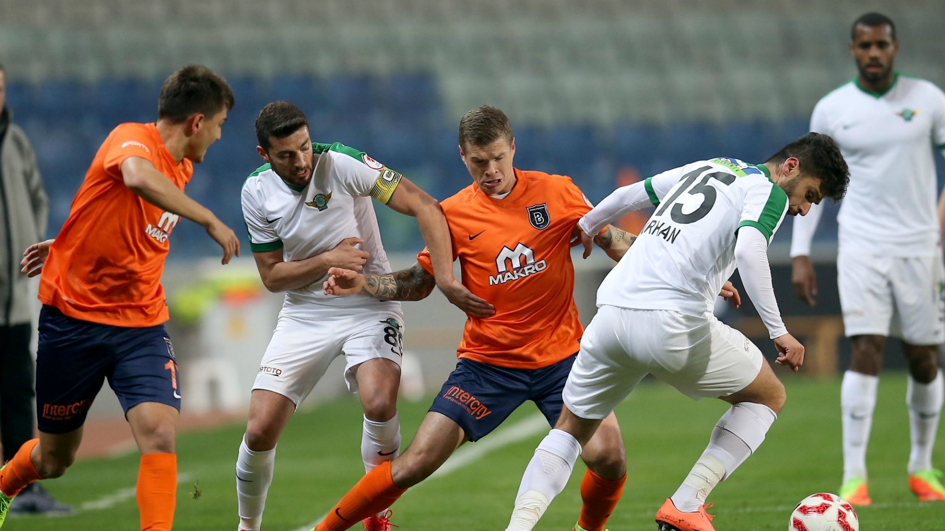 Orhan Tasdelen Kadir Keles Akhisar Belediyespor Basaksehir