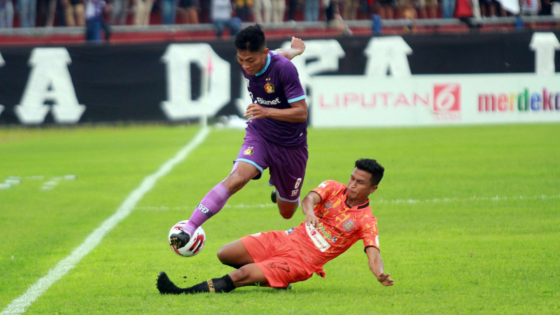 Vava Mario Yagalo - Persik Kediri & Defri Rizki - Persiraja