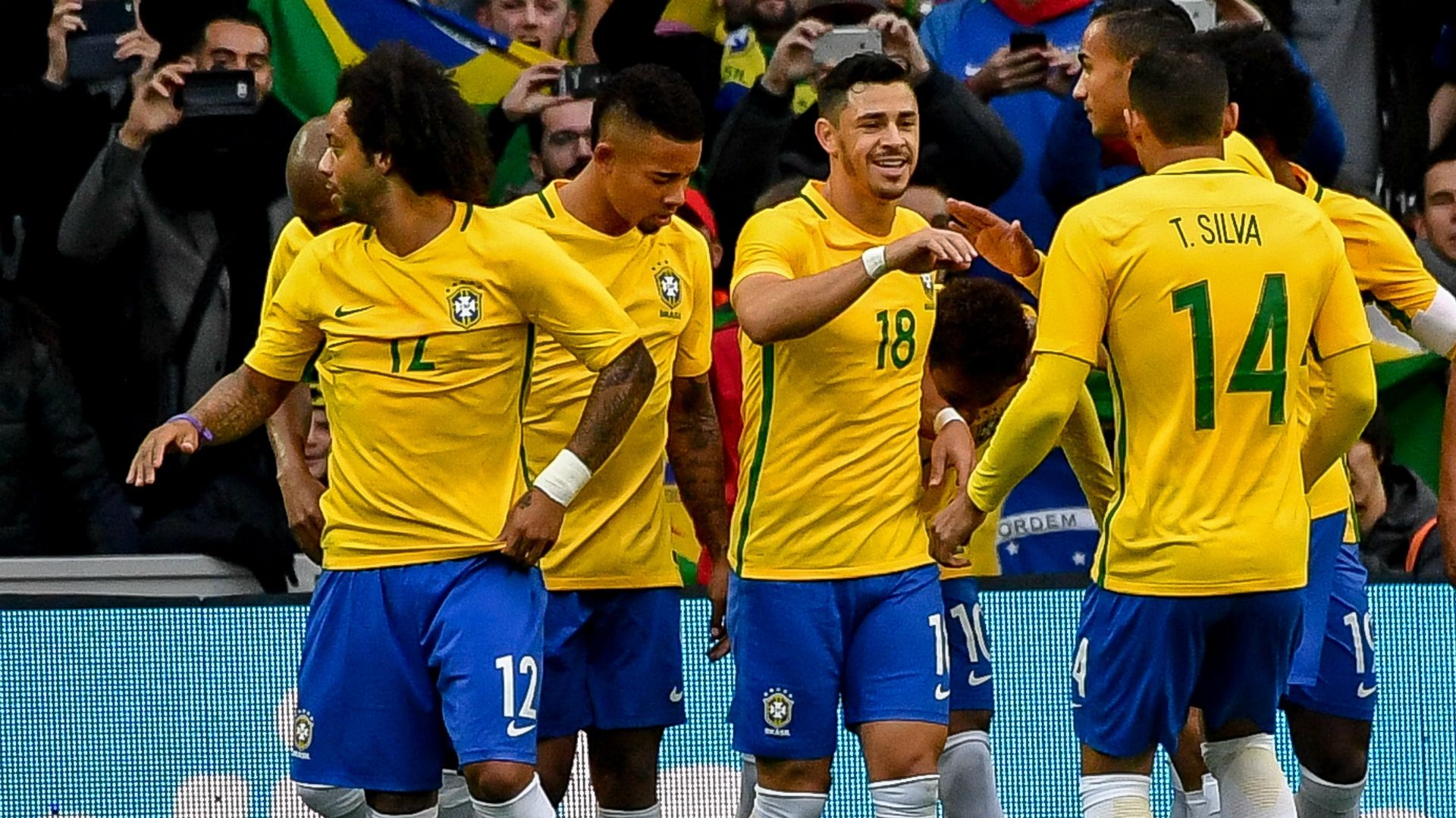 Giuliano Thiago Silva Gabriel Jesus I Brasil Japão I 10 11 17
