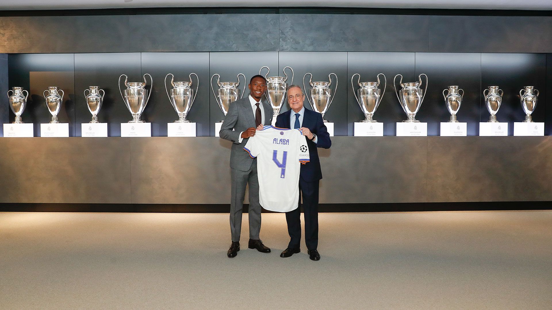 David Alaba Florentino Pérez Presentación Real Madrid RMTV