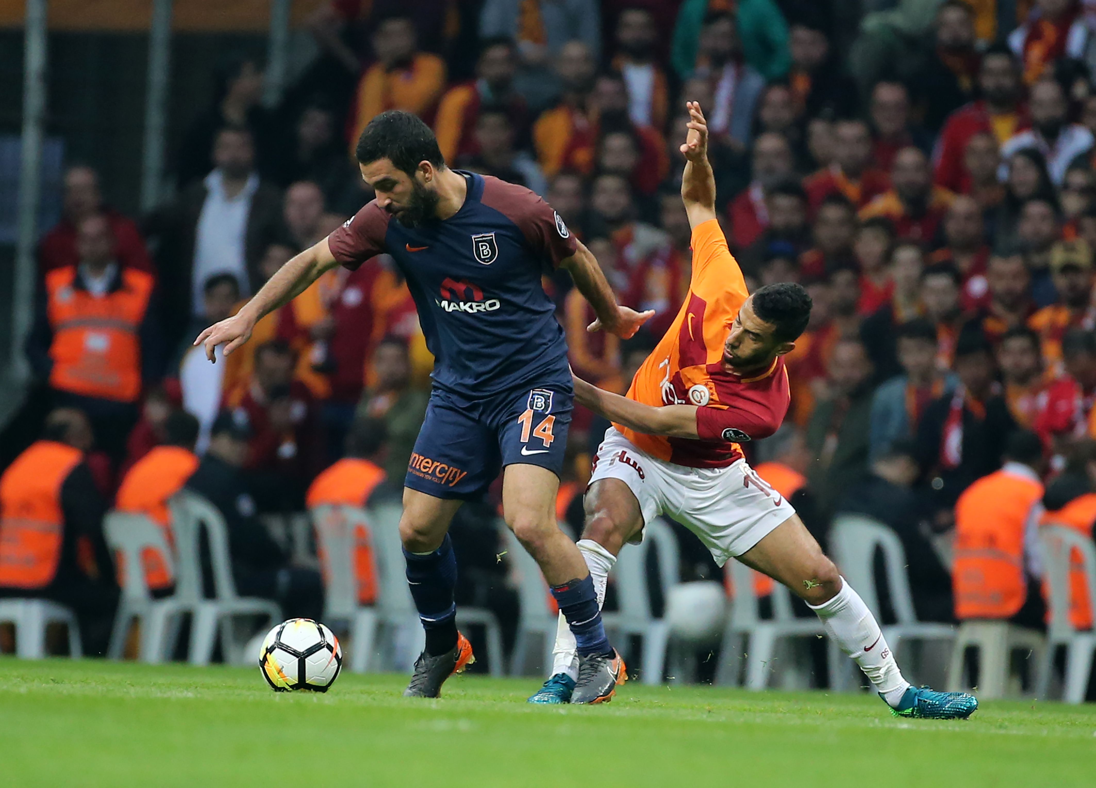 Arda Turan Younes Belhanda Galatasaray Basaksehir 04/15/18