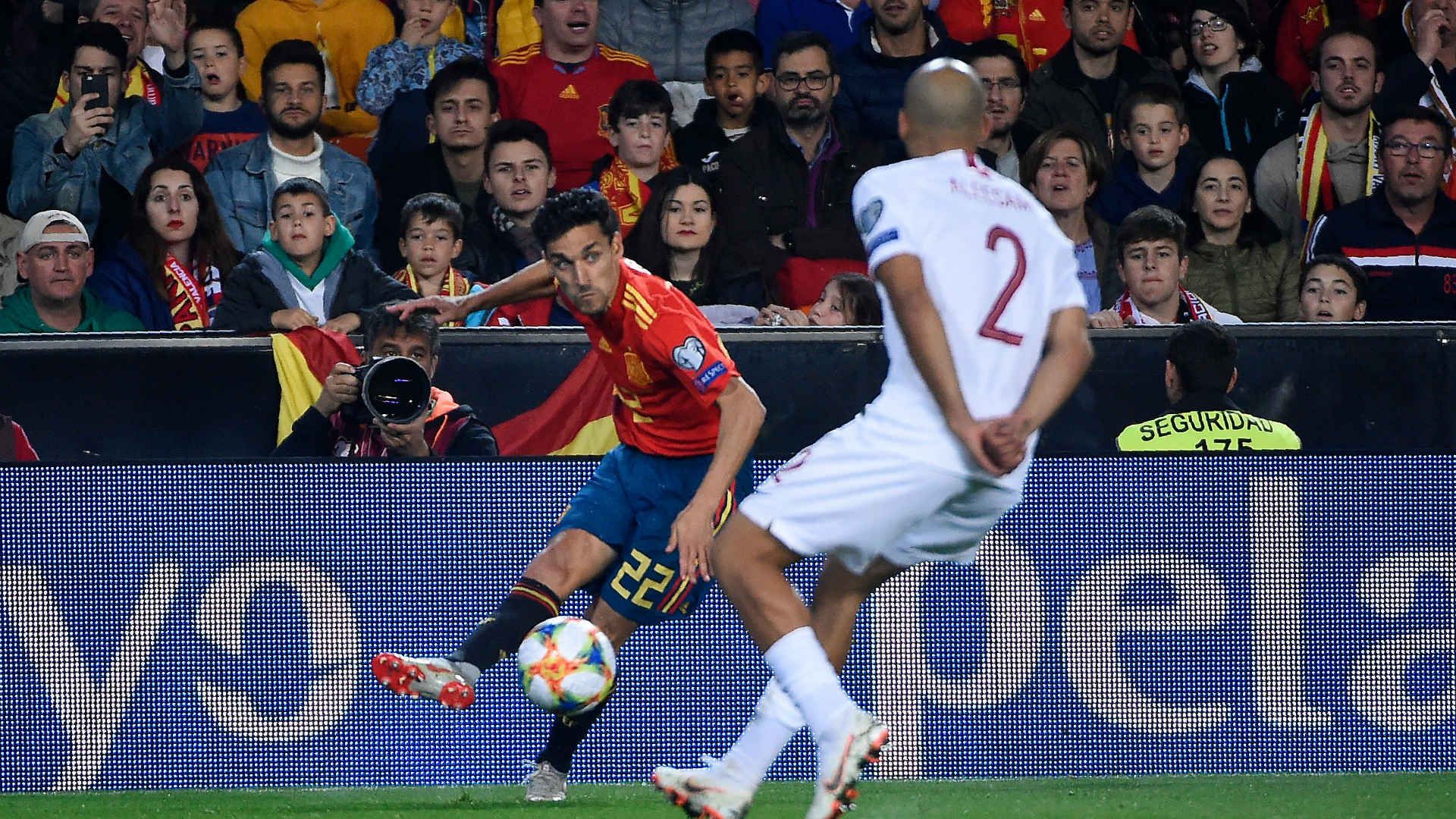 2019-04-13-jesus-navas