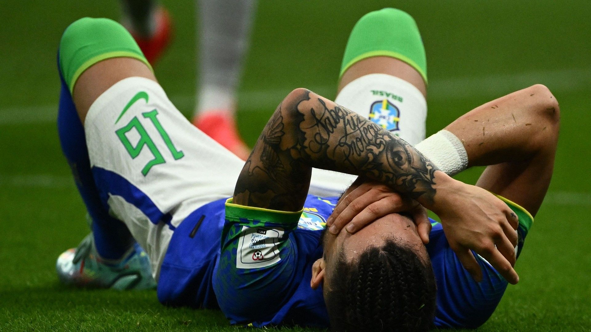 Alex Telles lesionado, Brasil x Camarões, Copa do Mundo 2022