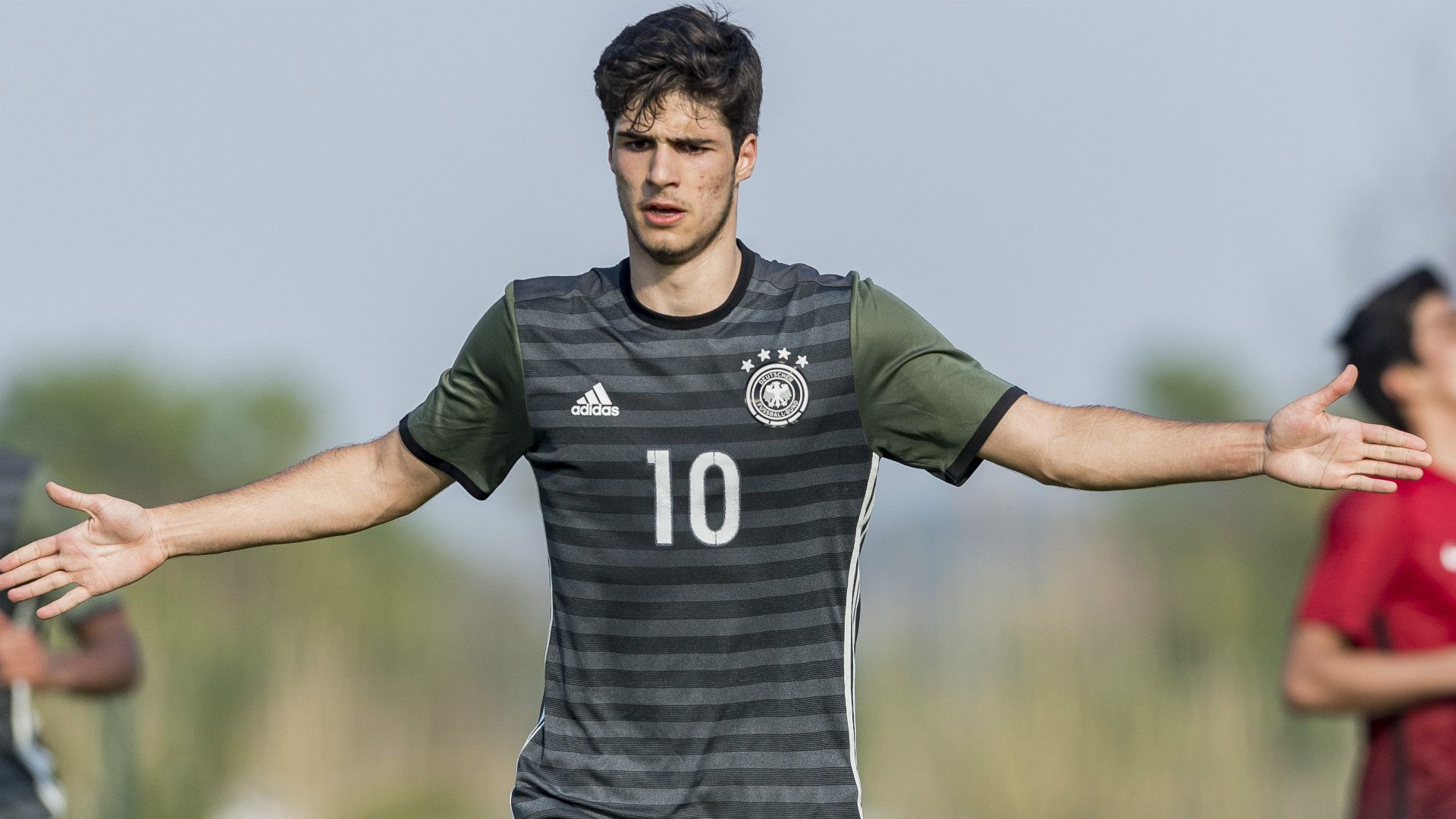 Elias Abouchabaka U17-EM