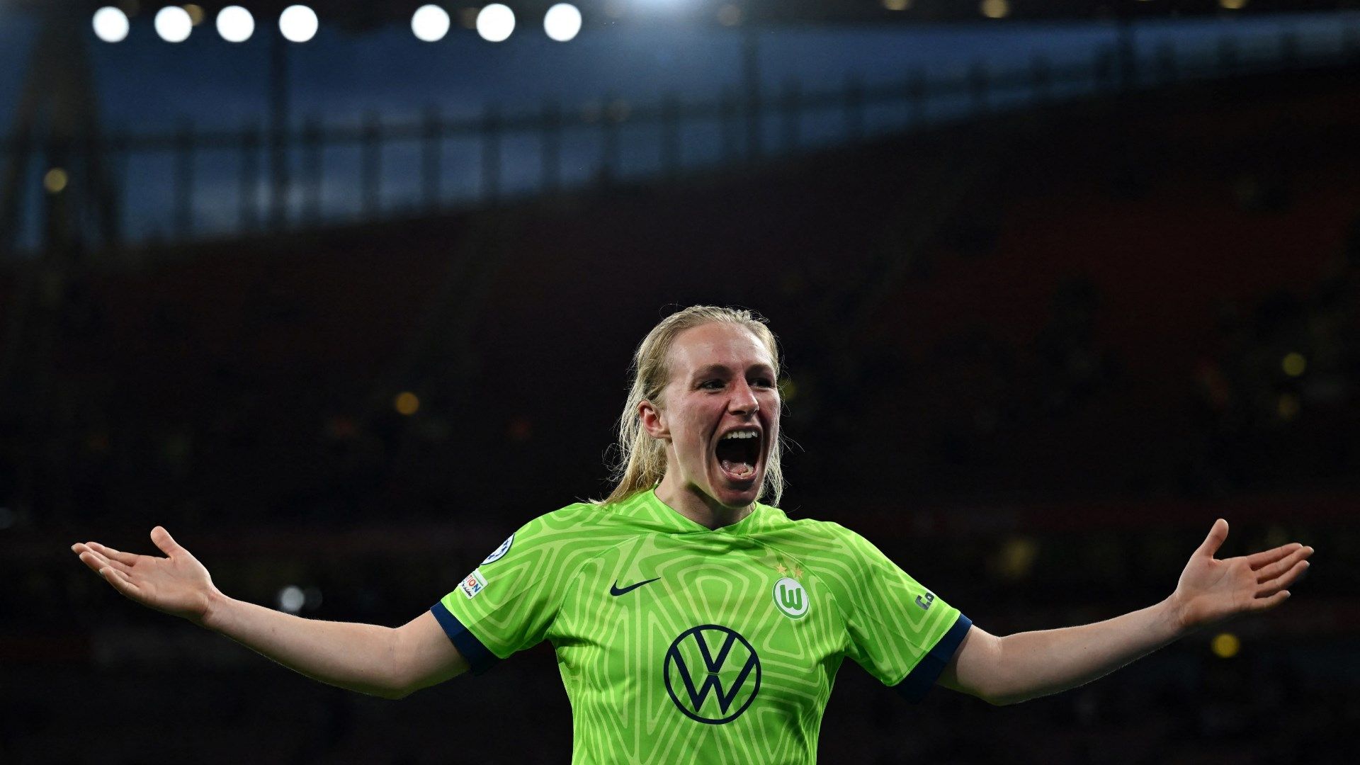 Pauline Bremer Wolfsburg 2022-23