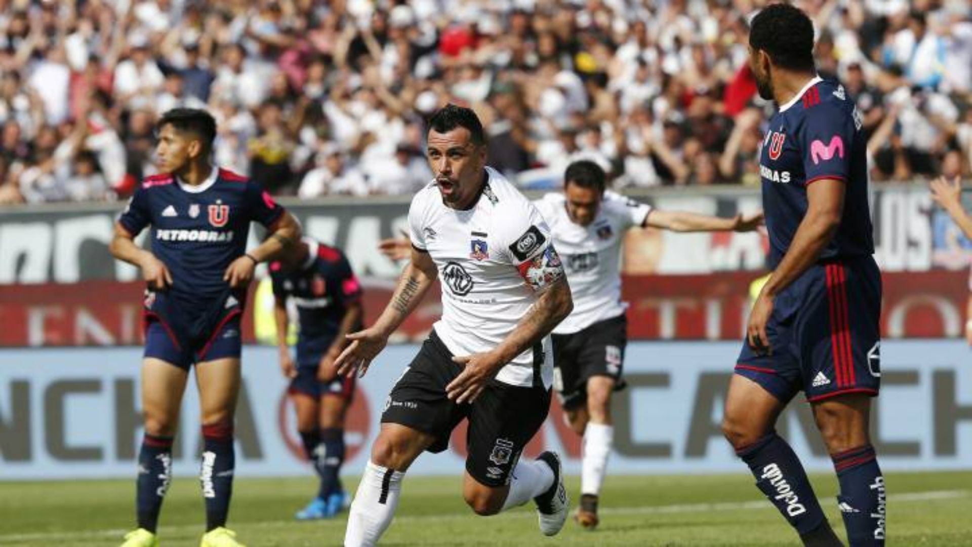 Esteban Paredes Colo Colo