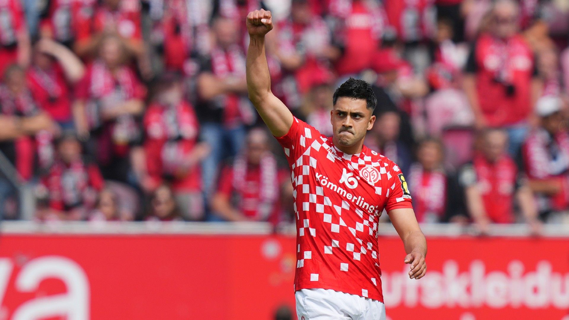 Nadiem Amiri of 1.FSV Mainz 05 celebrates scoring