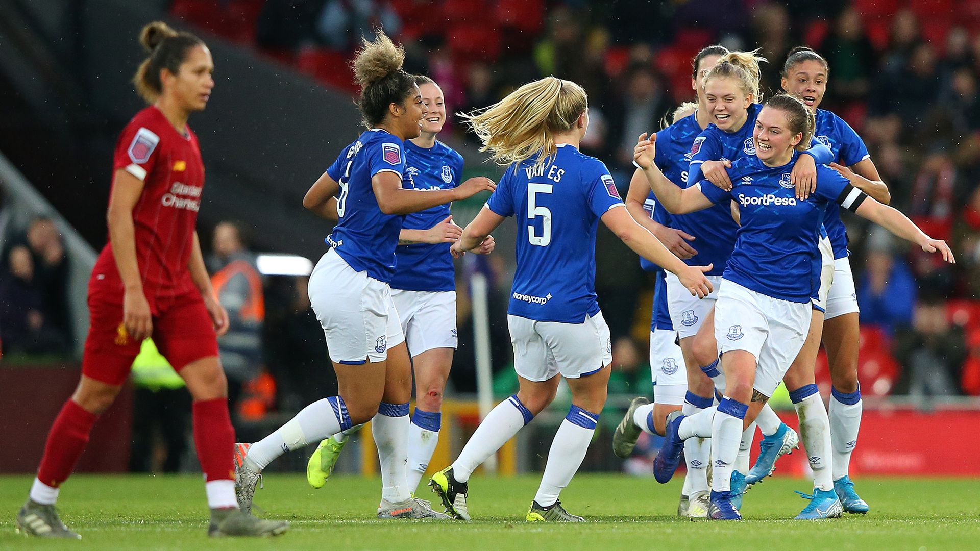 Dan Turner Everton Women 2019
