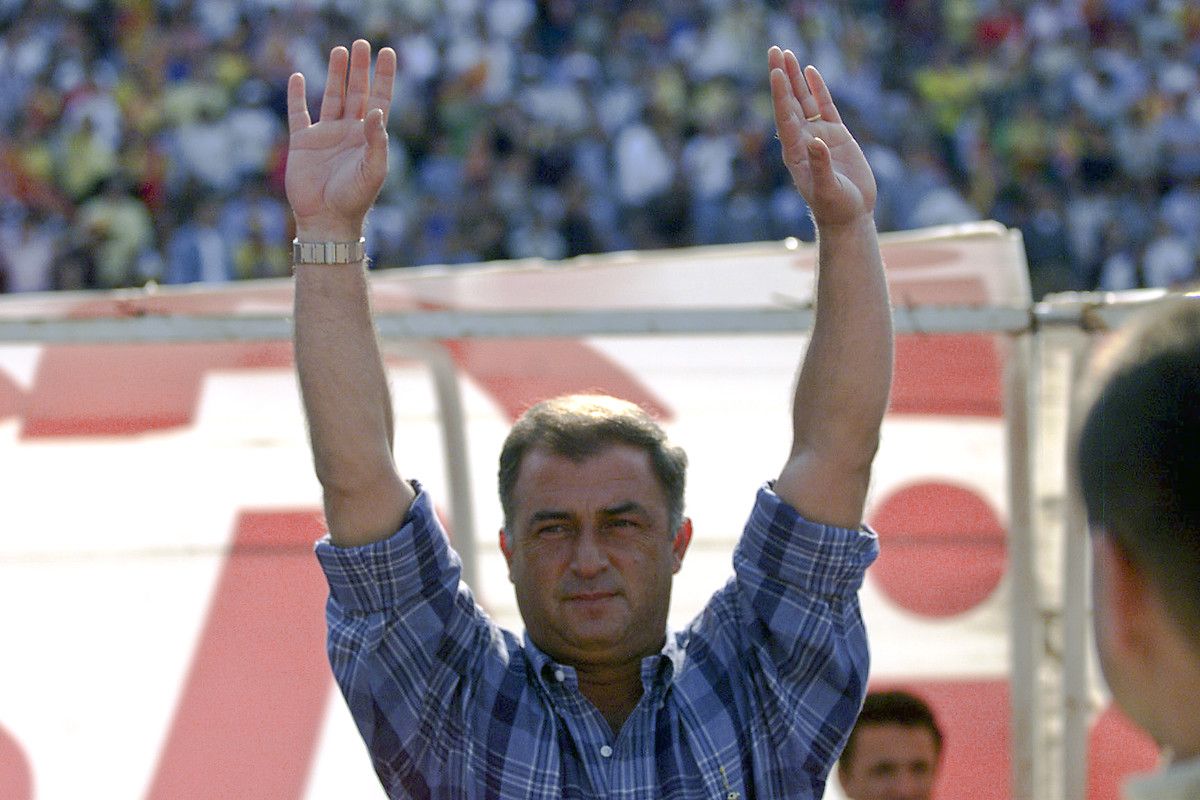 Fatih Terim Galatasaray Coach 2000