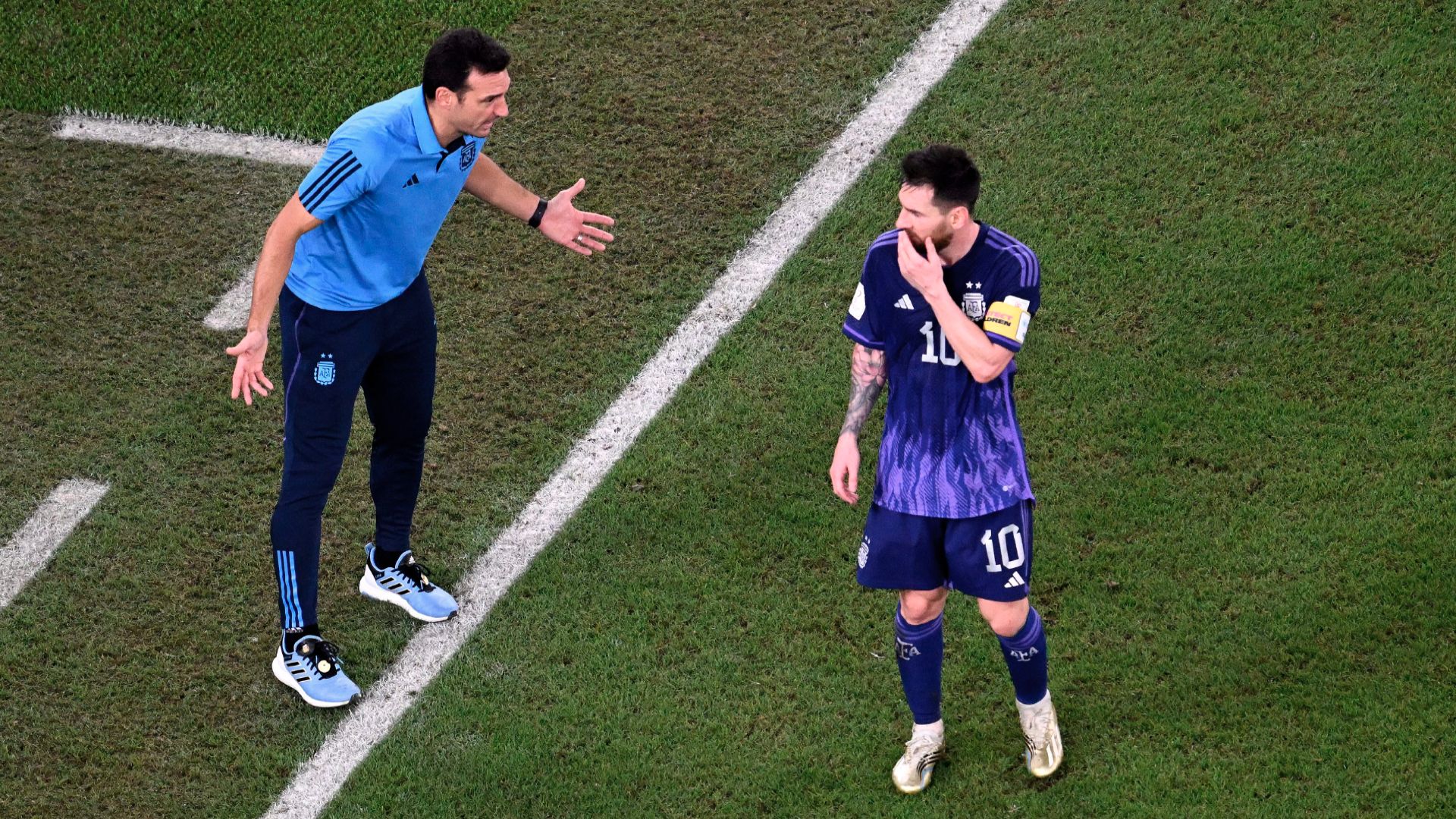 lionel scaloni lionel messi argentina polonia copa del mundo 30112022