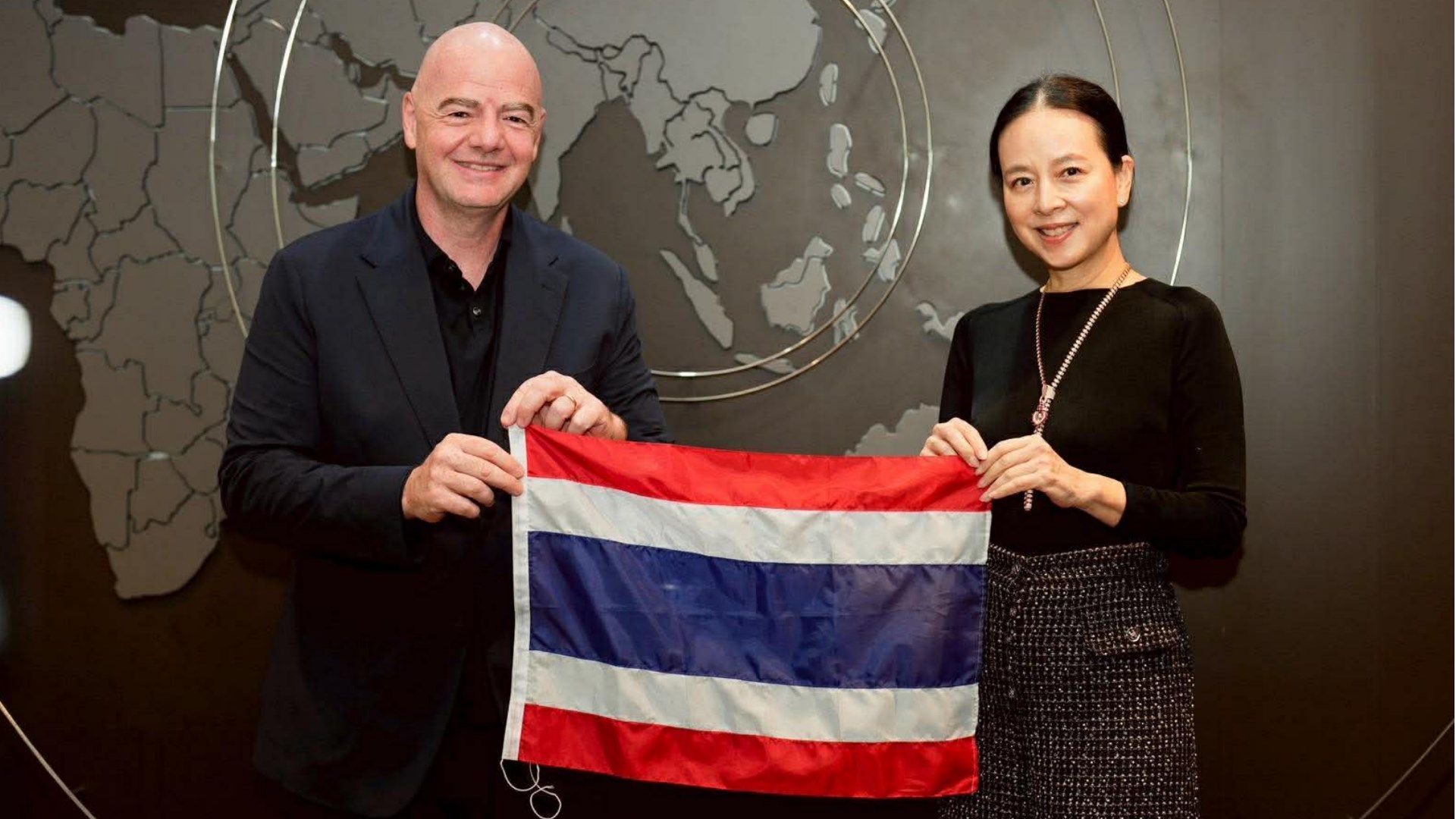 จานนี อินฟานติโน - มาดามแป้ง