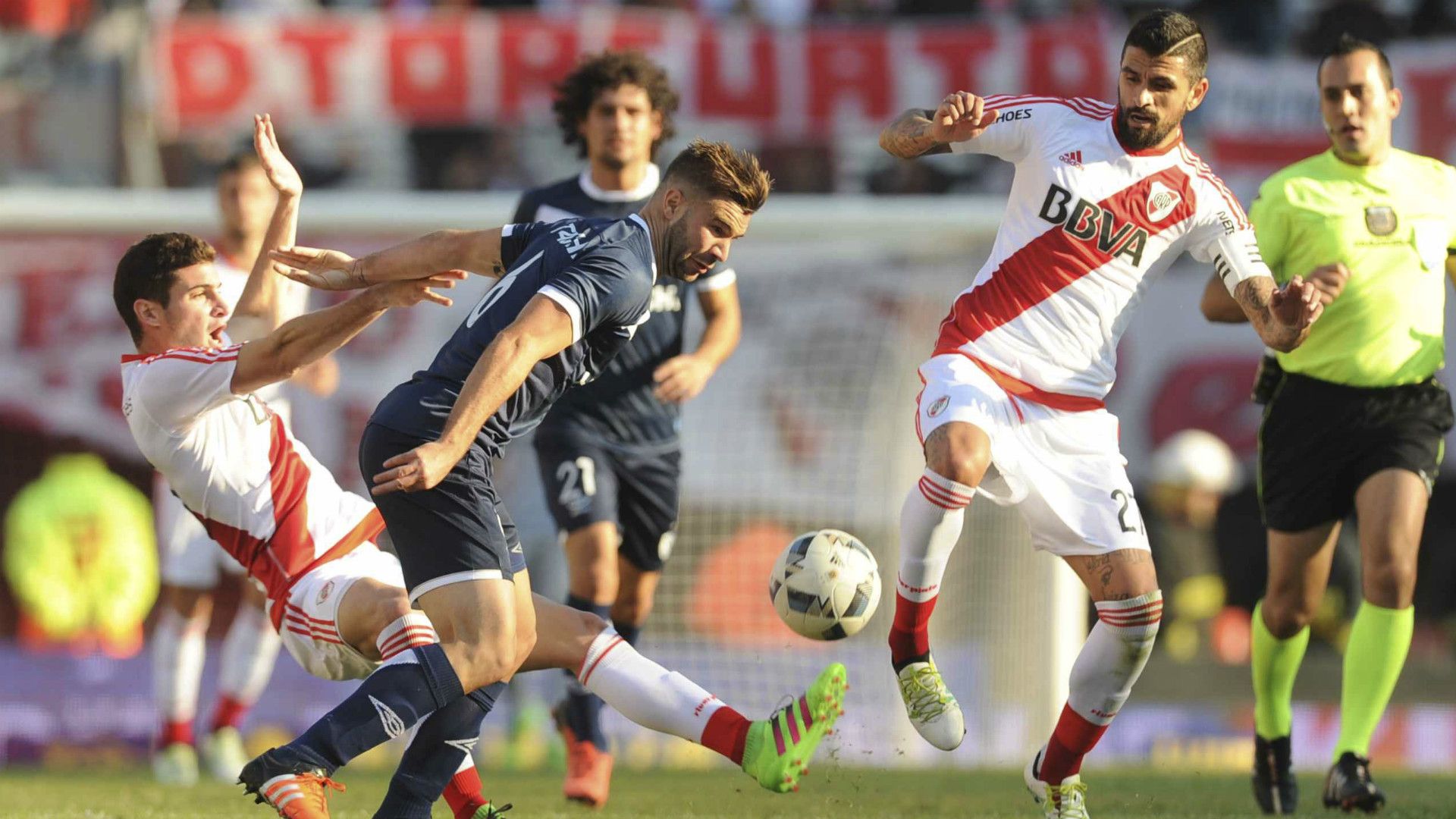 Lucas Alario Fausto Grillo Luis Gonzalez River Plate Velez Sarsfield Campeonato de Primera Division 30042016