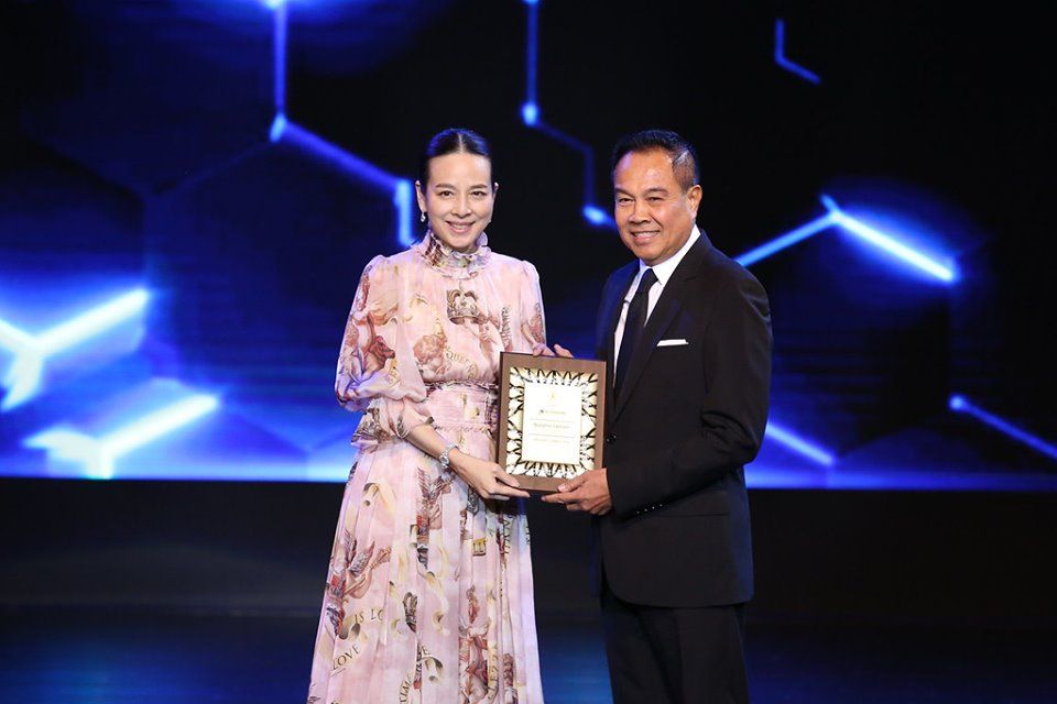 สมยศ พุ่มพันธุ์ม่วง - นวลพรรณ ล่ำซำ