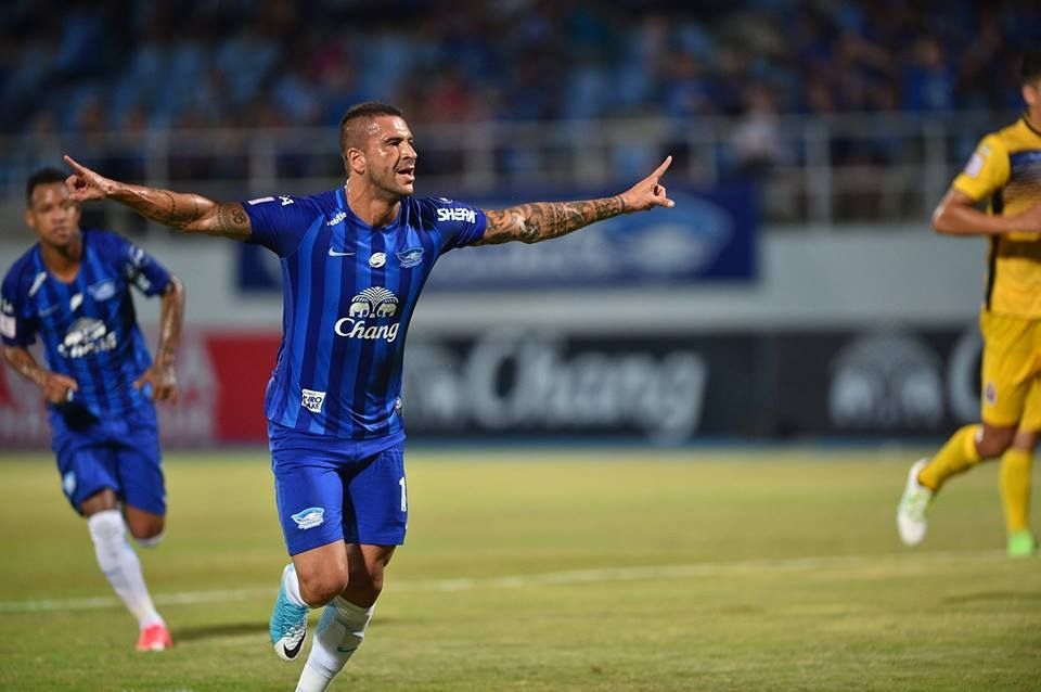 ชลบุรี เอฟซี พบ การท่าเรือ เอฟซี