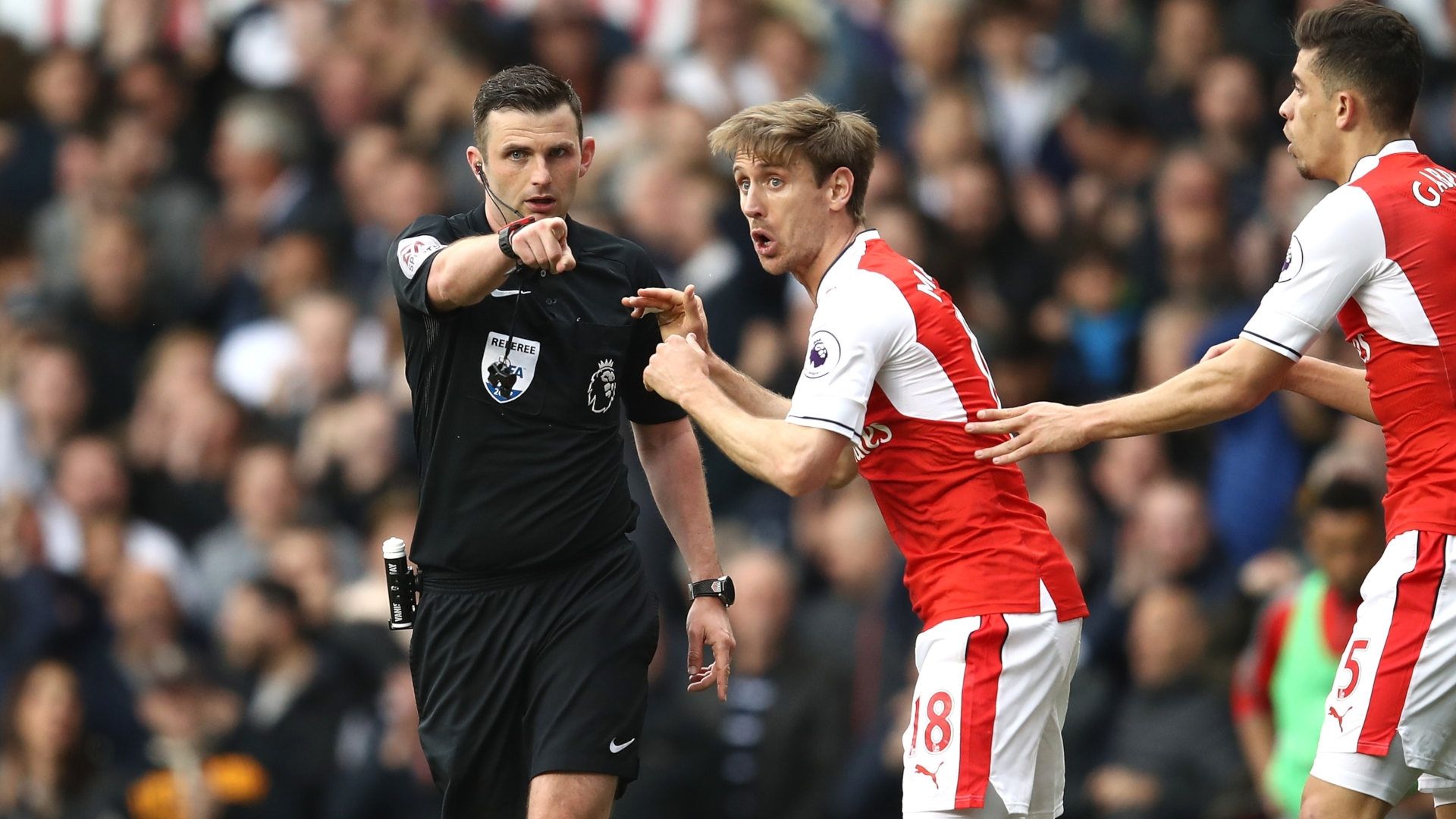 Referee Michael Oliver Arsenal 2018