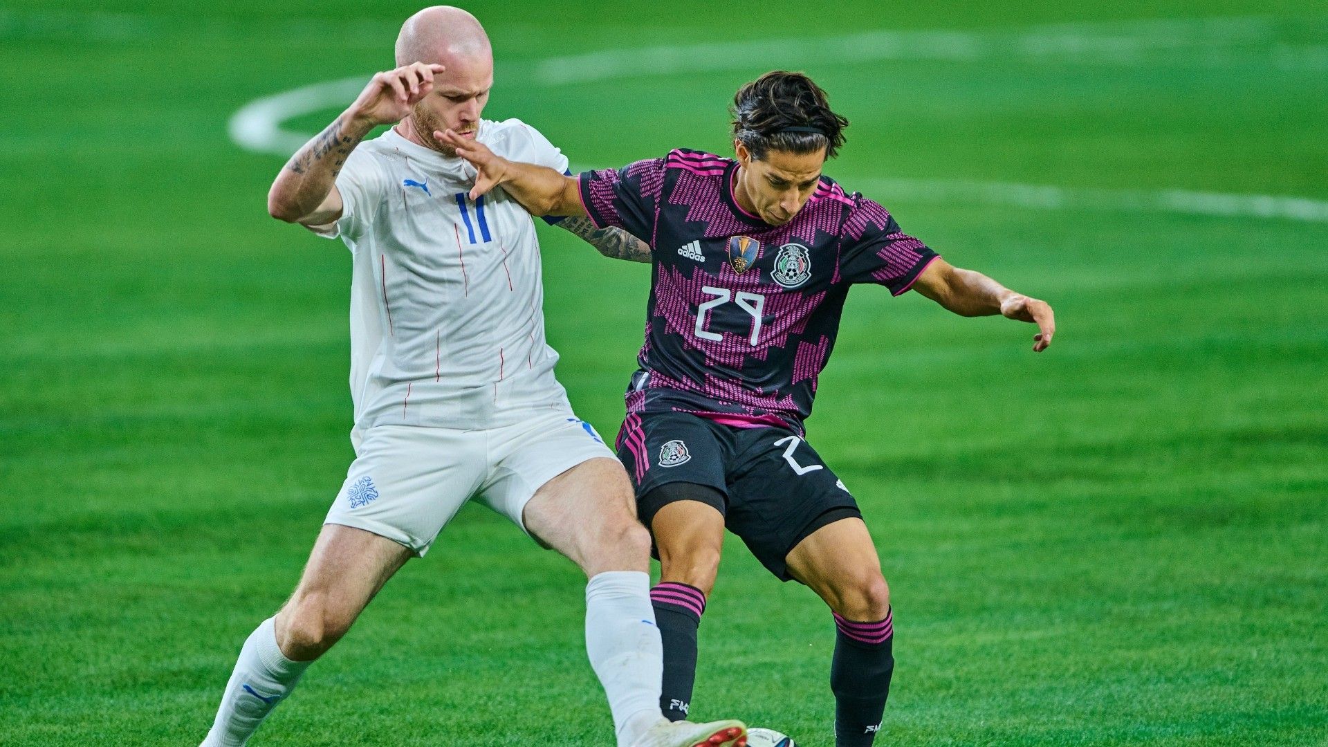 Gunnarsson Diego Lainez México vs Islandia Amistoso 2021