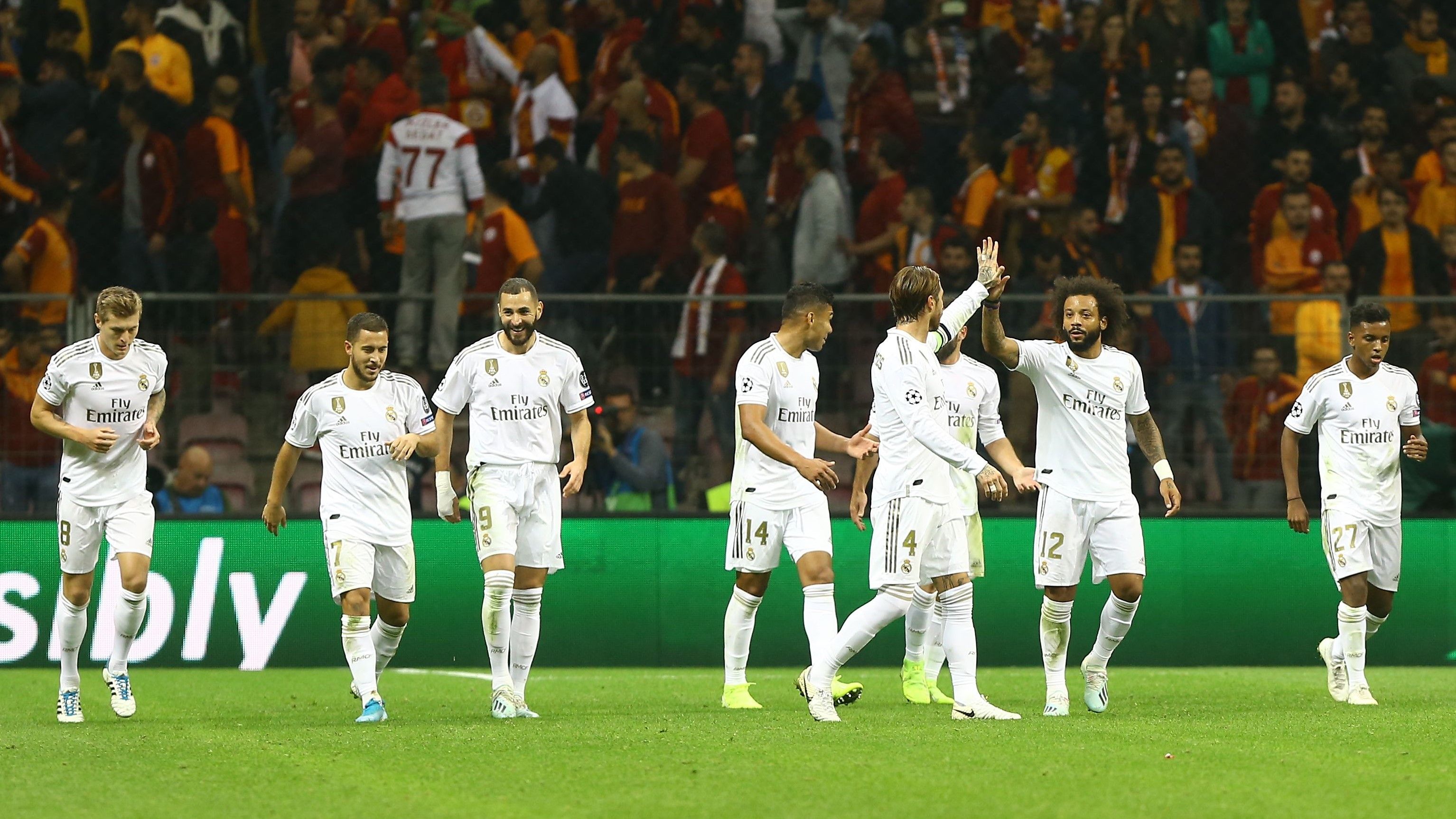 Real Madrid. Chuyển nhượng Real. Galatasaray 0-1 Real Madrid. Tin tức bóng đá. Trực tiếp bóng đá. Bayern Munich. Robert Lewandowski. Tin chuyển nhượng bóng đá. Real mua Lewandowski. La Liga. Trực tiếp La Liga. Cúp C1. Champions League. Trực tiếp C1.