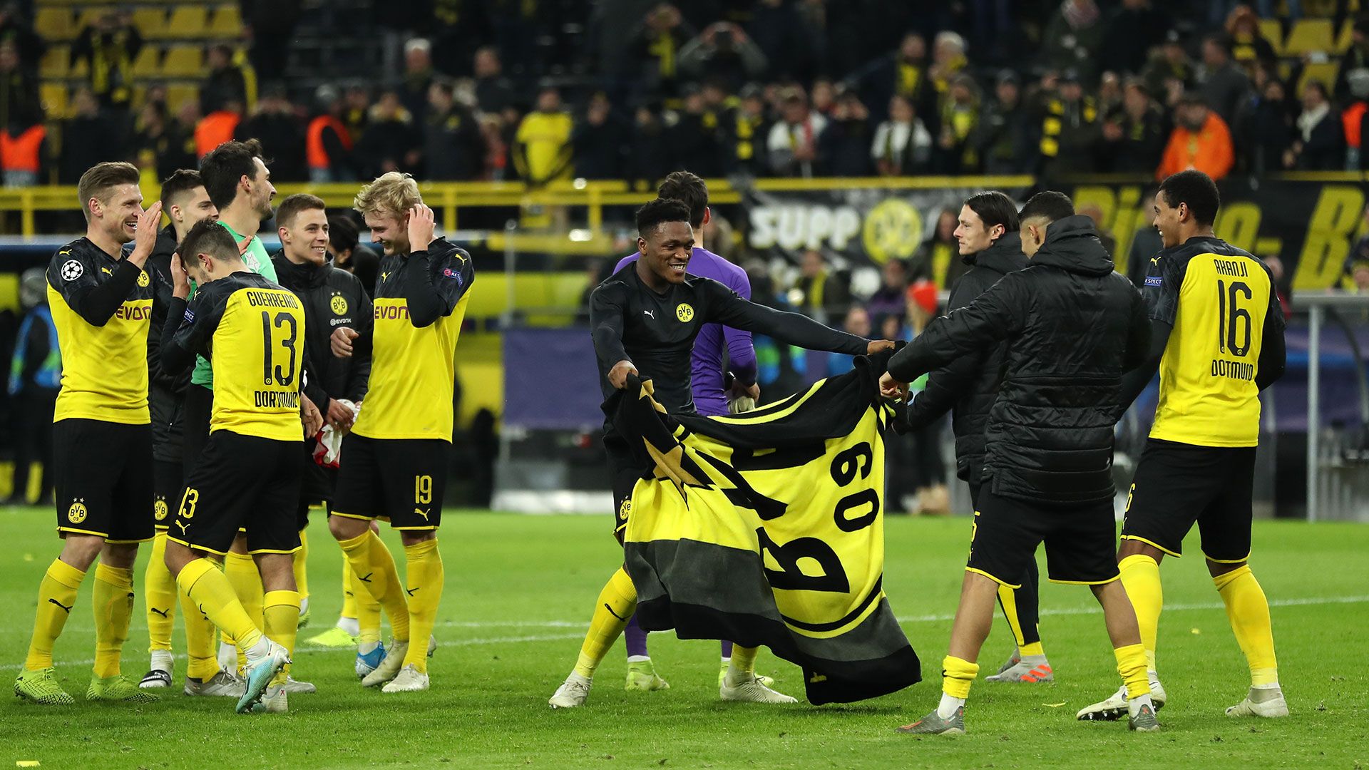 Borussia Dortmund Slavia Prag Celebration 12102019