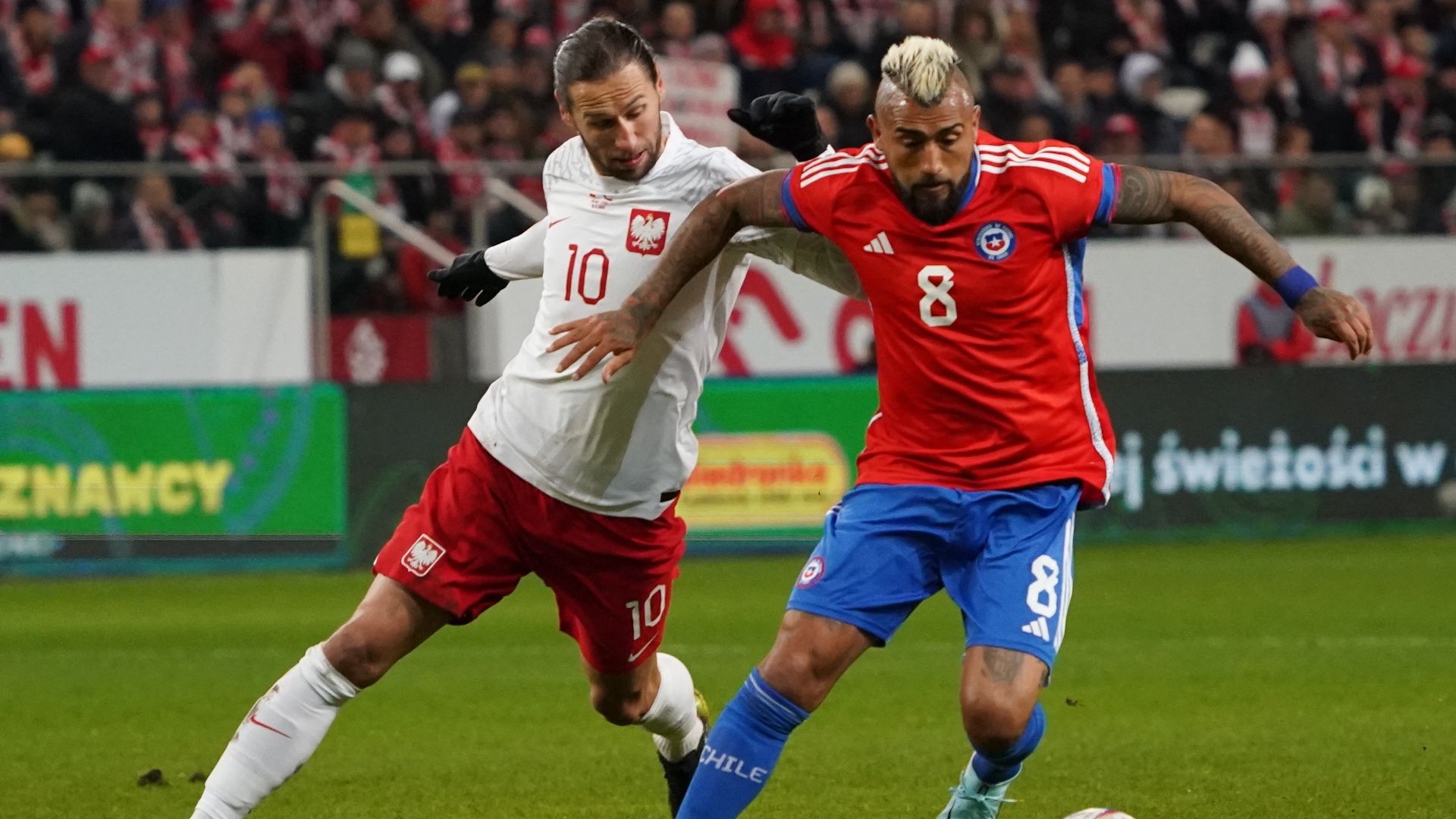 Arturo Vidal Grzegorz Krychowiak Chile Polonia