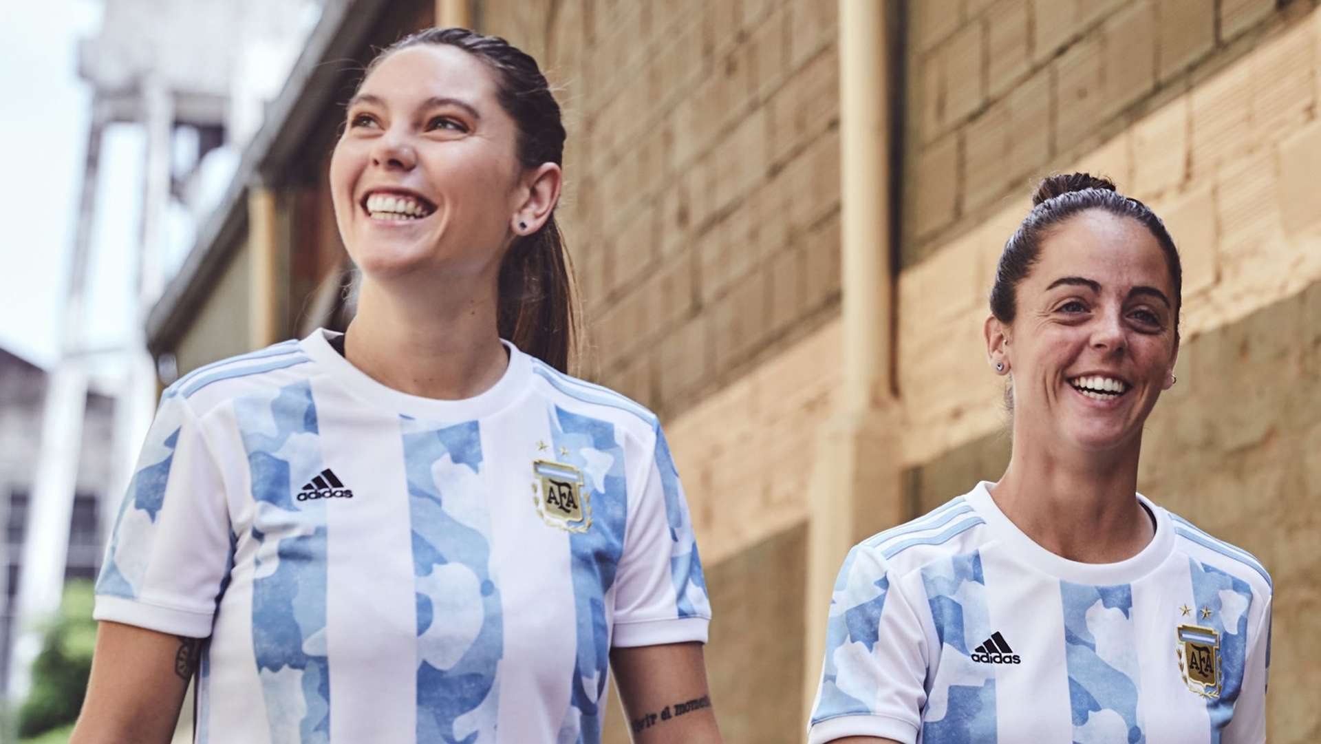 Milagros Menendez Mariana Larroquette Camiseta Seleccion Argentina 2021