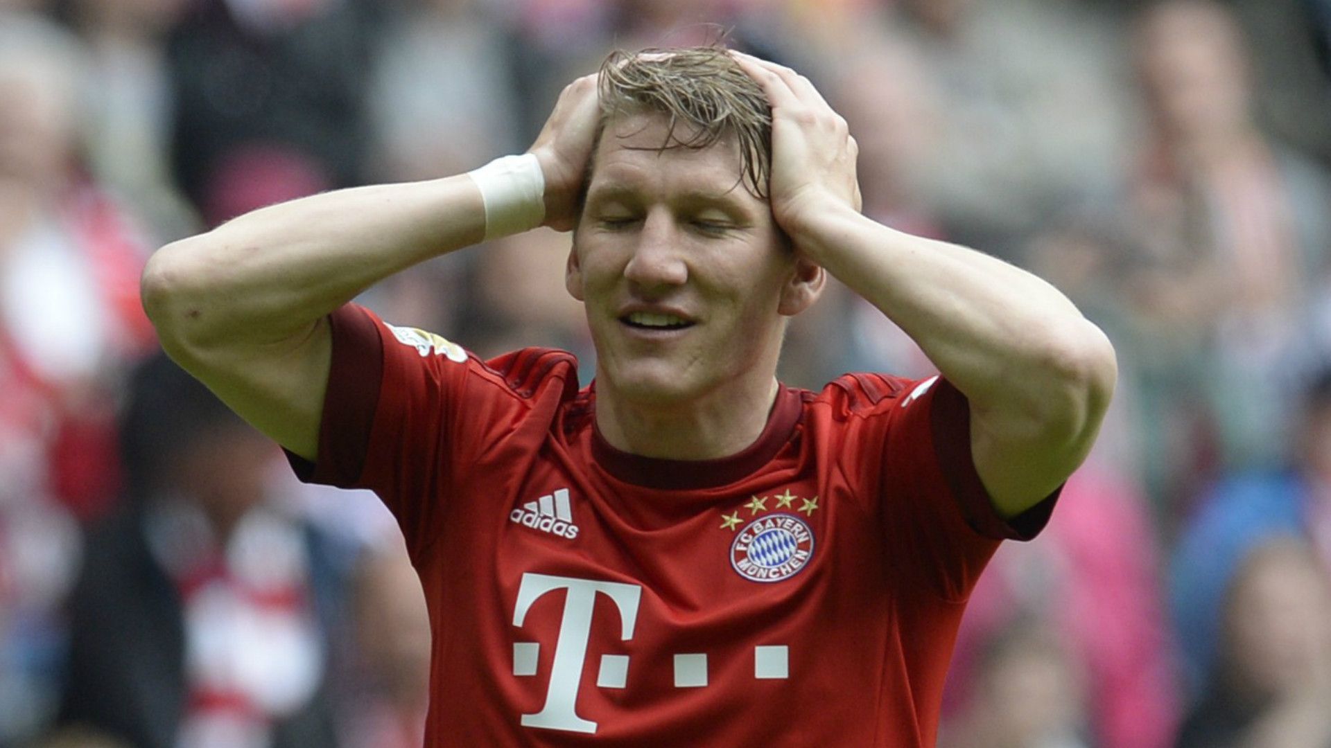 BASTIAN SCHWEINSTEIGER BAYERN MUNICH GERMAN BUNDESLIGA 09052015