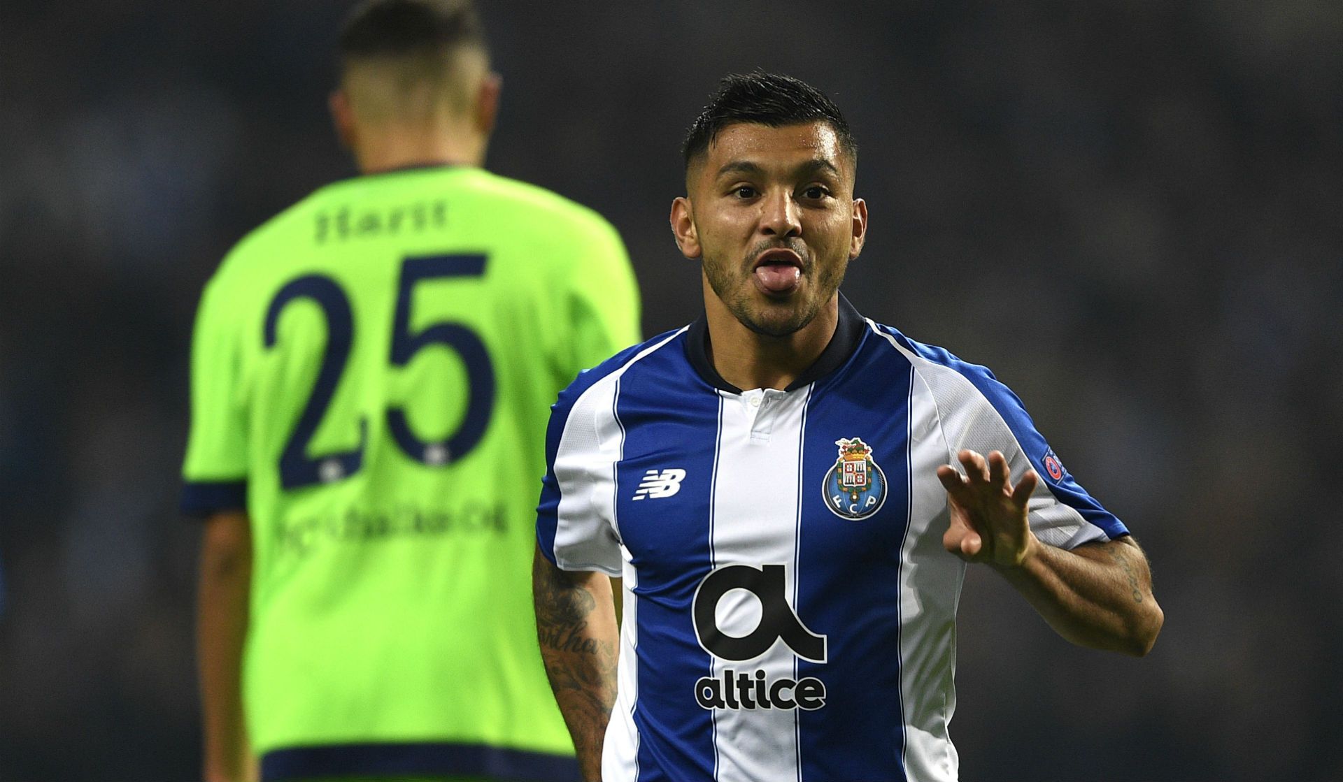 Tecatito Corona Porto Schalke