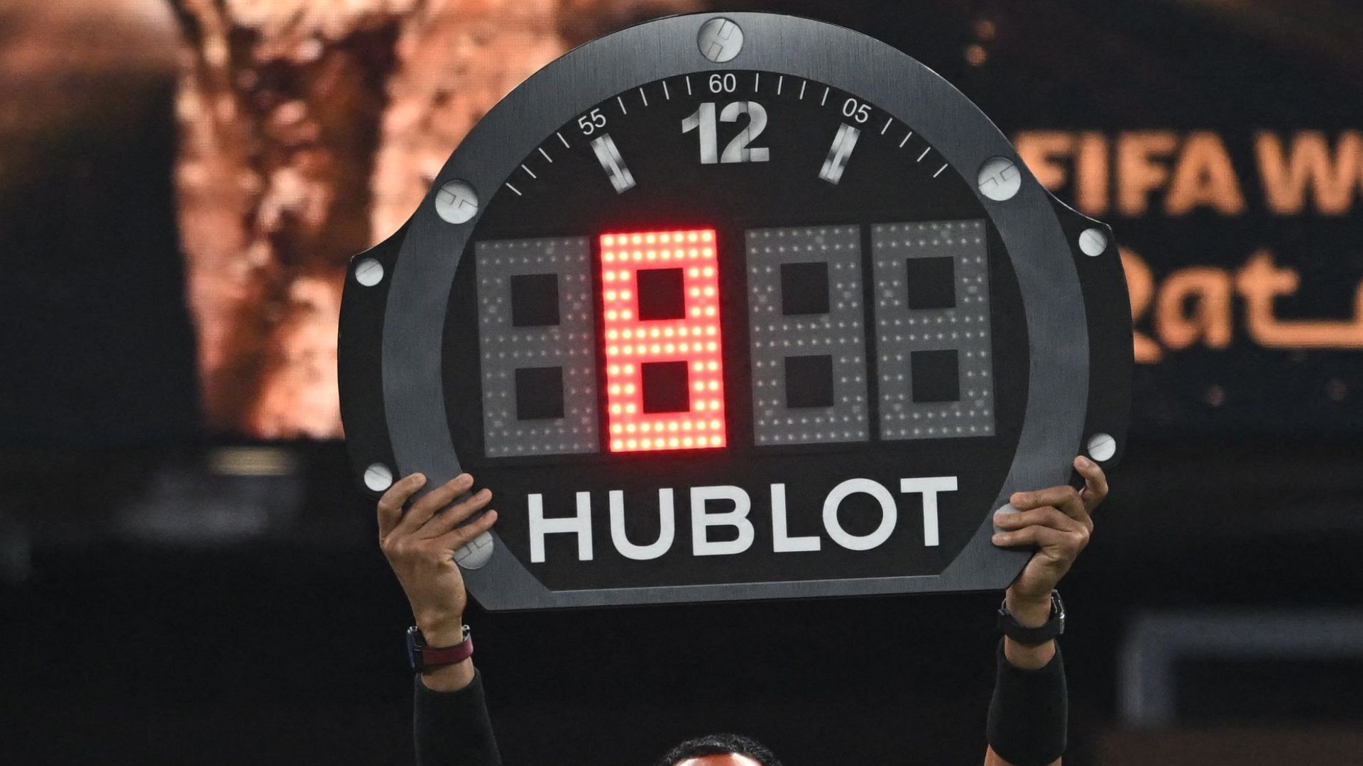 Tempo de acréscimo em relógio eletrônico no futebol