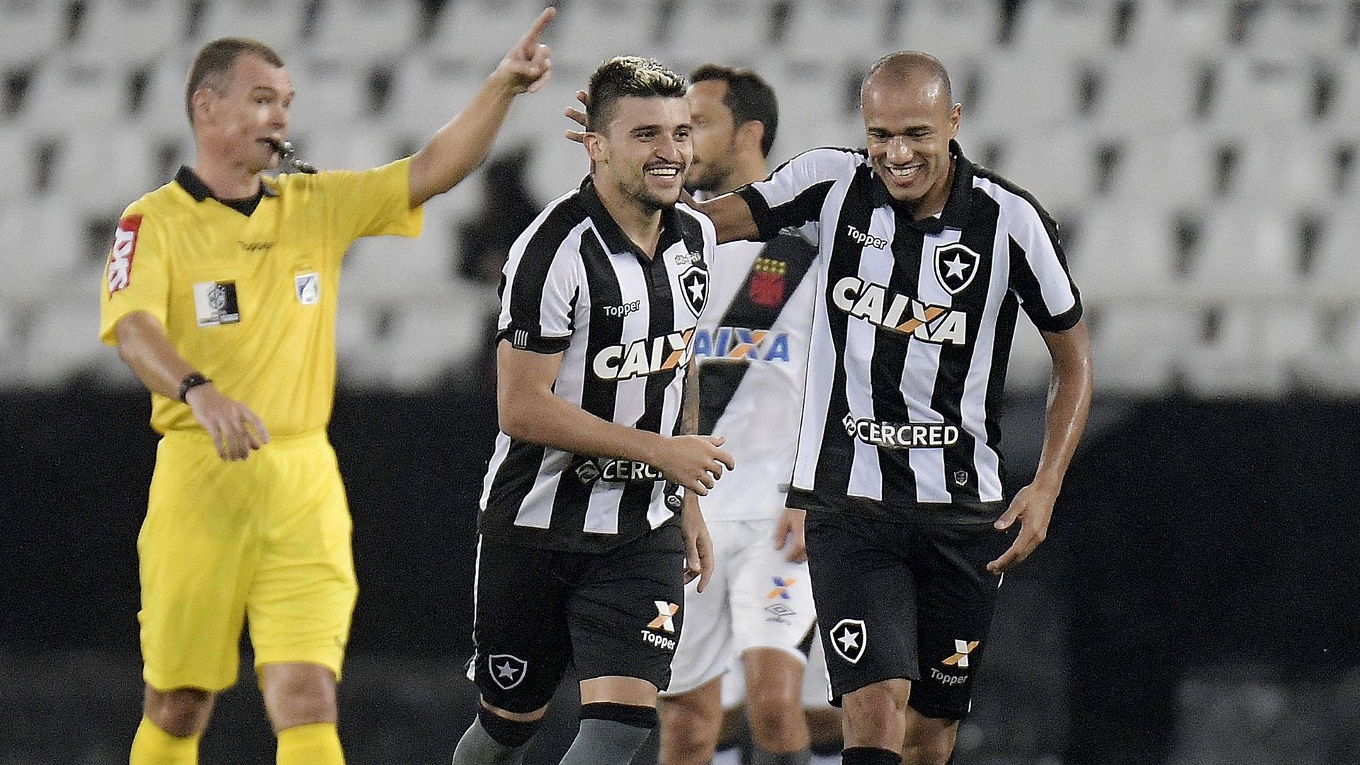 Roger Victor Luis Botafogo Vasco da Gama Brasileirao Serie A 21062017