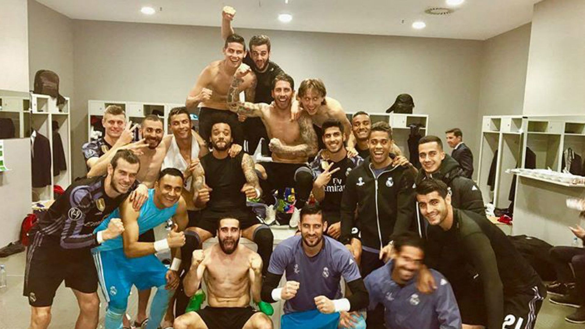 Real Madrid photo dress room Allianz Arena