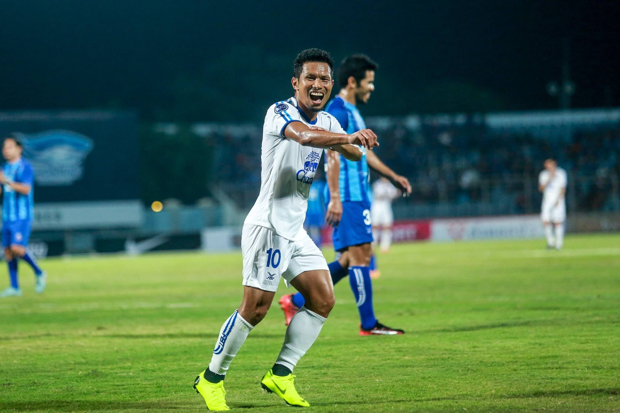 พิภพ อ่อนโม้