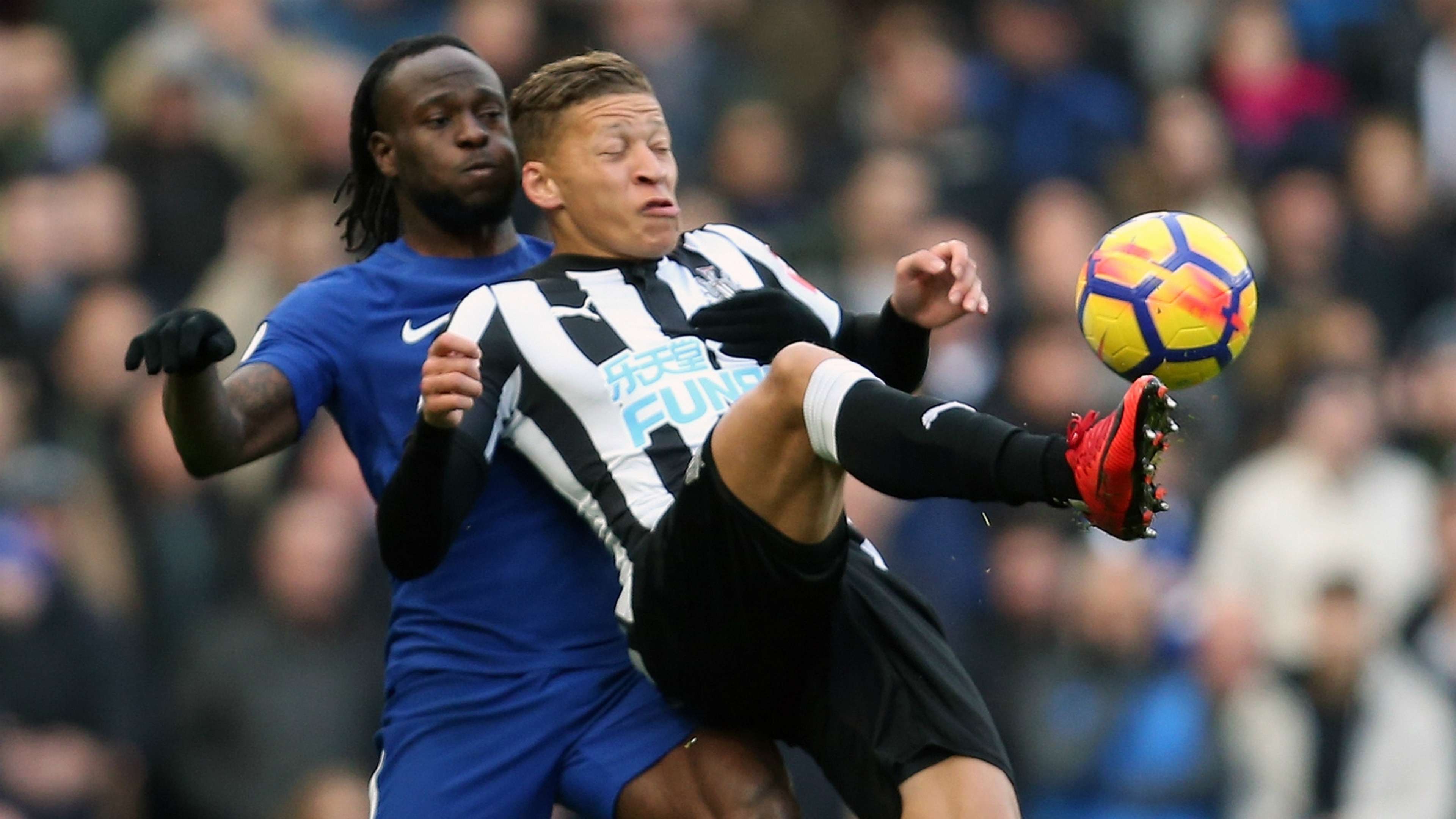 Chelsea - Newcastle: Victor Moses, Dwight Gayle