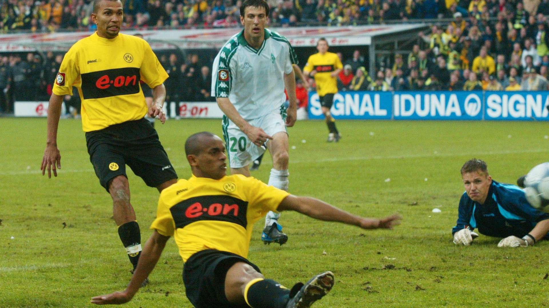 Ewerthon Borussia Dortmund 04052002