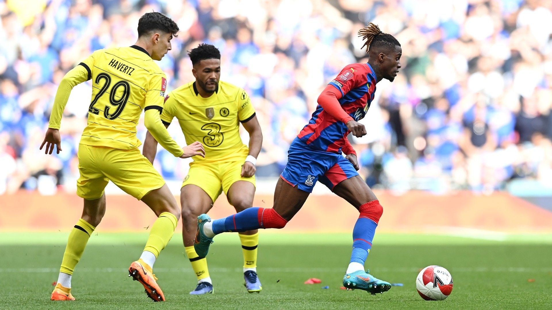 Wilfried Zaha Kai Havertz Chelsea Crystal Palace FA Cup 2021-22