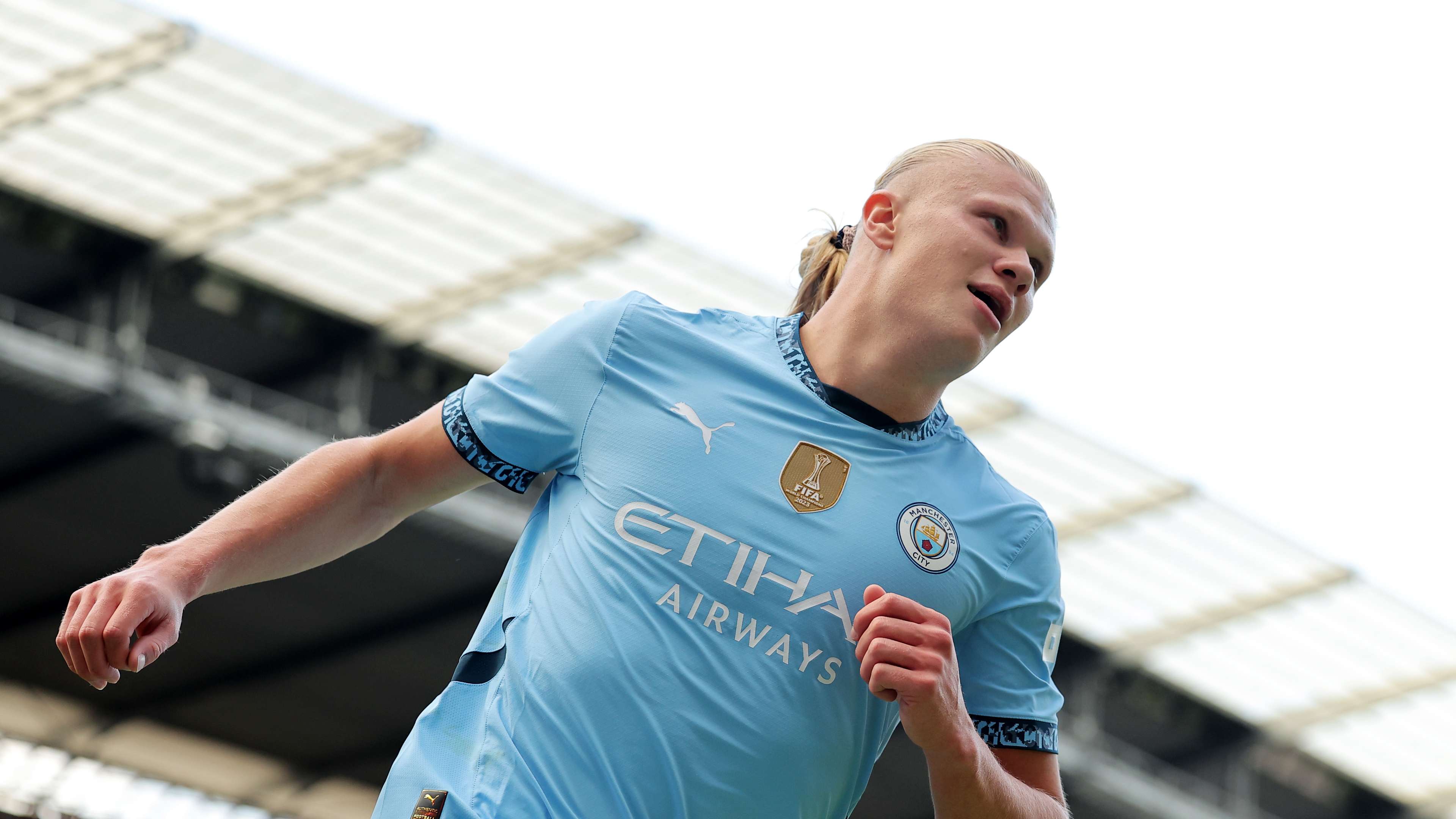 Man City sa thải Pep Guardiola sau trận thua Manchester United, Haaland sẵn sàng gia nhập Barcelona?