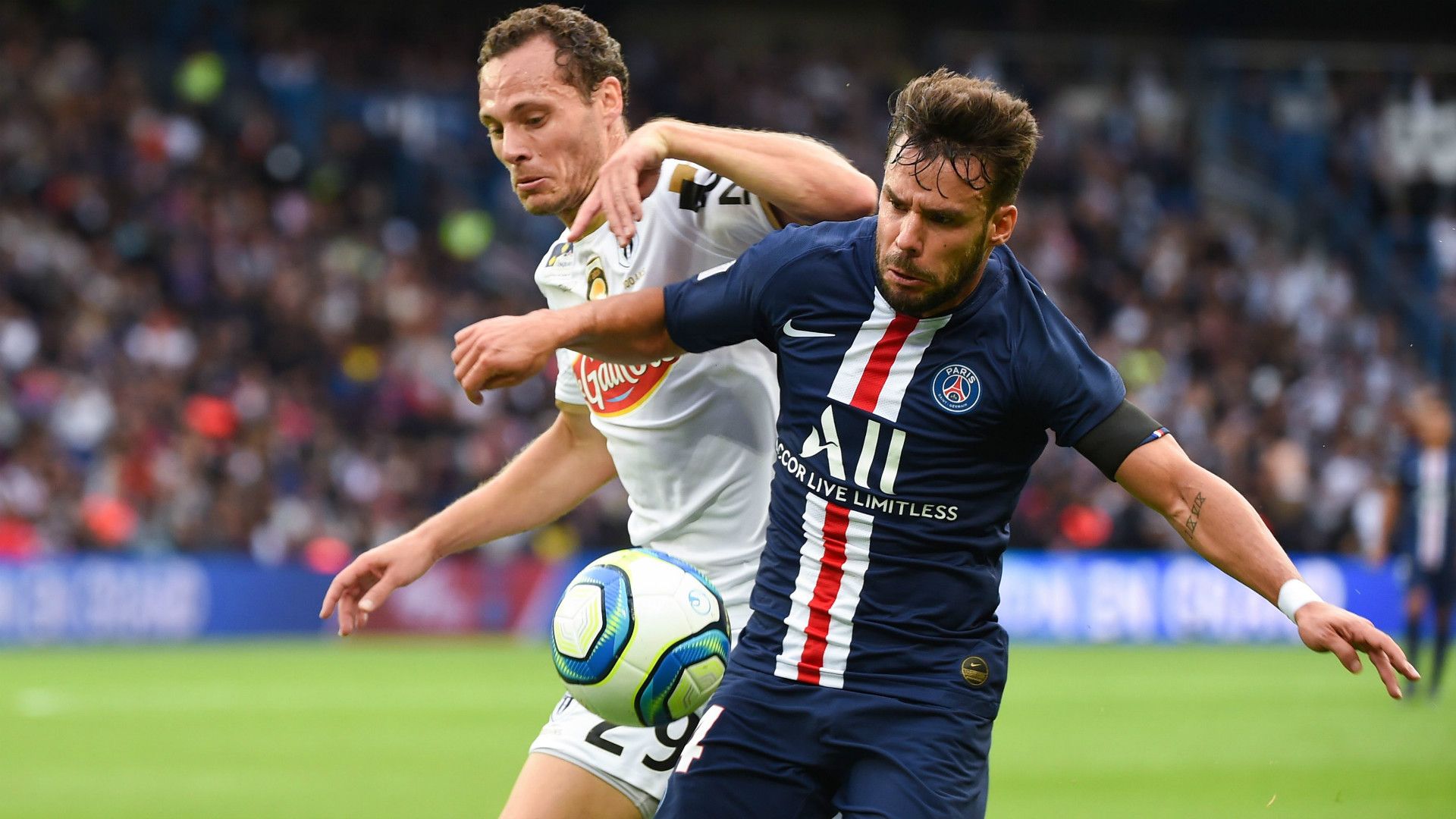 VINCENT MANCEAU ANGERS JUAN BERNAT PSG LIGUE 1 05102019