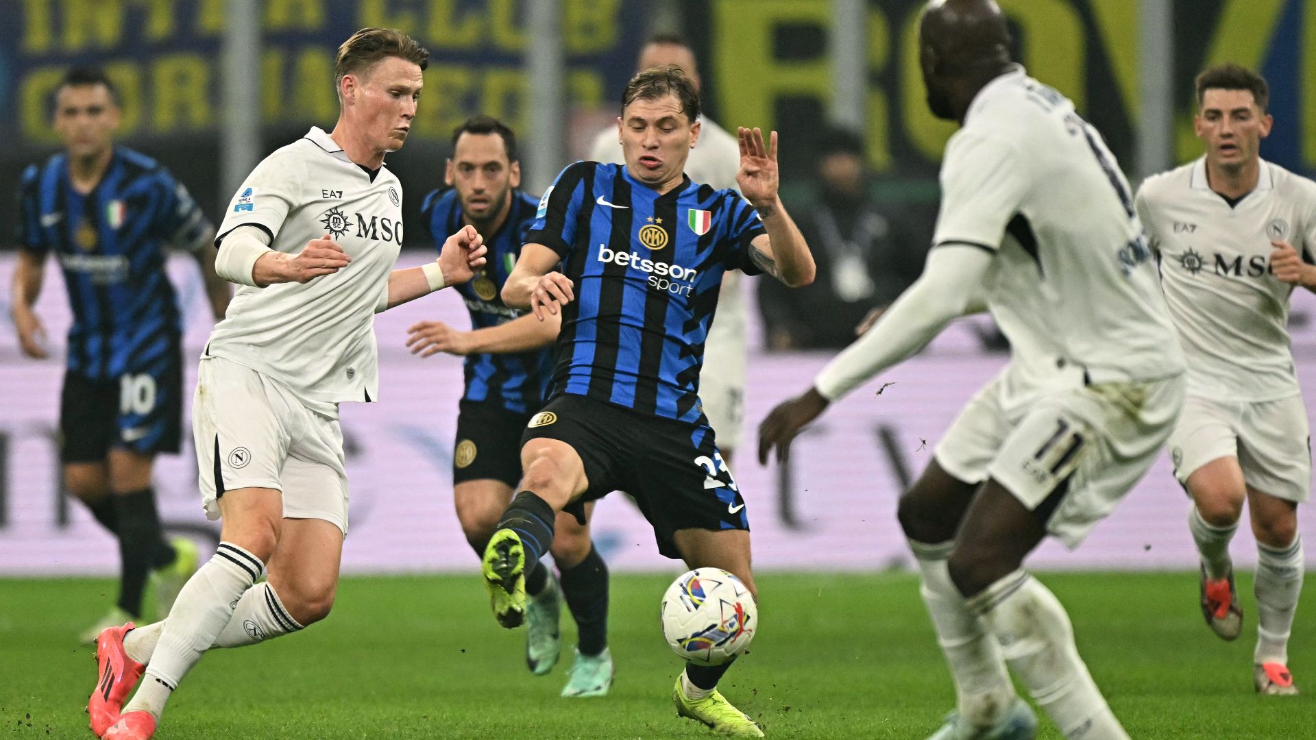 Barella Napoli Inter