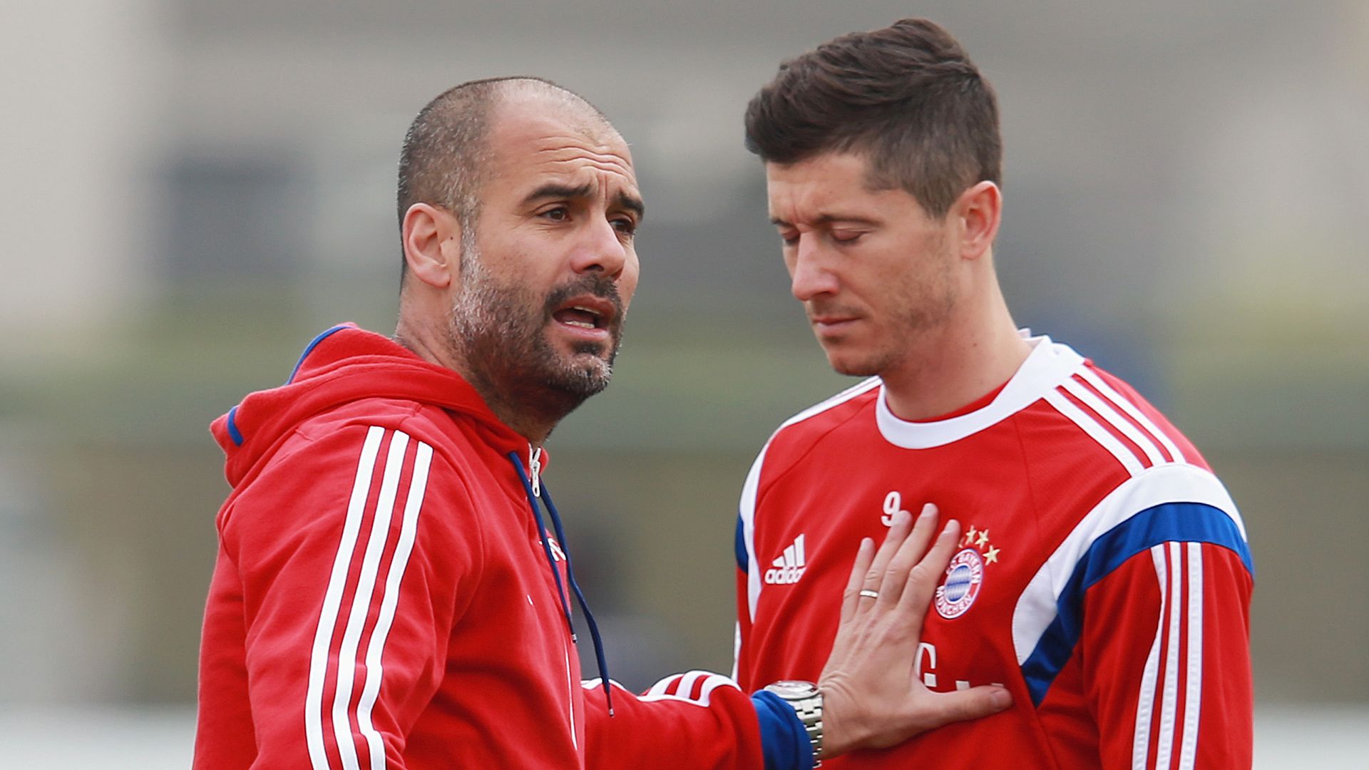 Pep Guardiola Robert Lewandowski FC Bayern 01112015