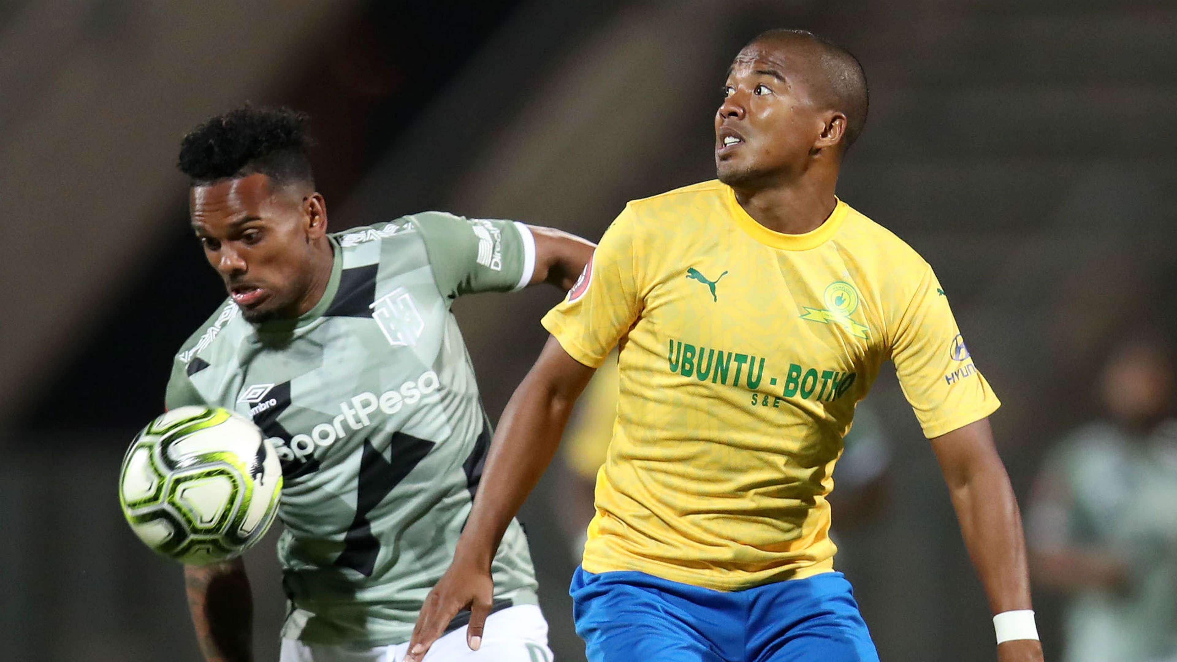 Lyle Lakay of Mamelodi Sundowns challenged by Kermit Romeo Erasmus of Cape Town City, August 2019
