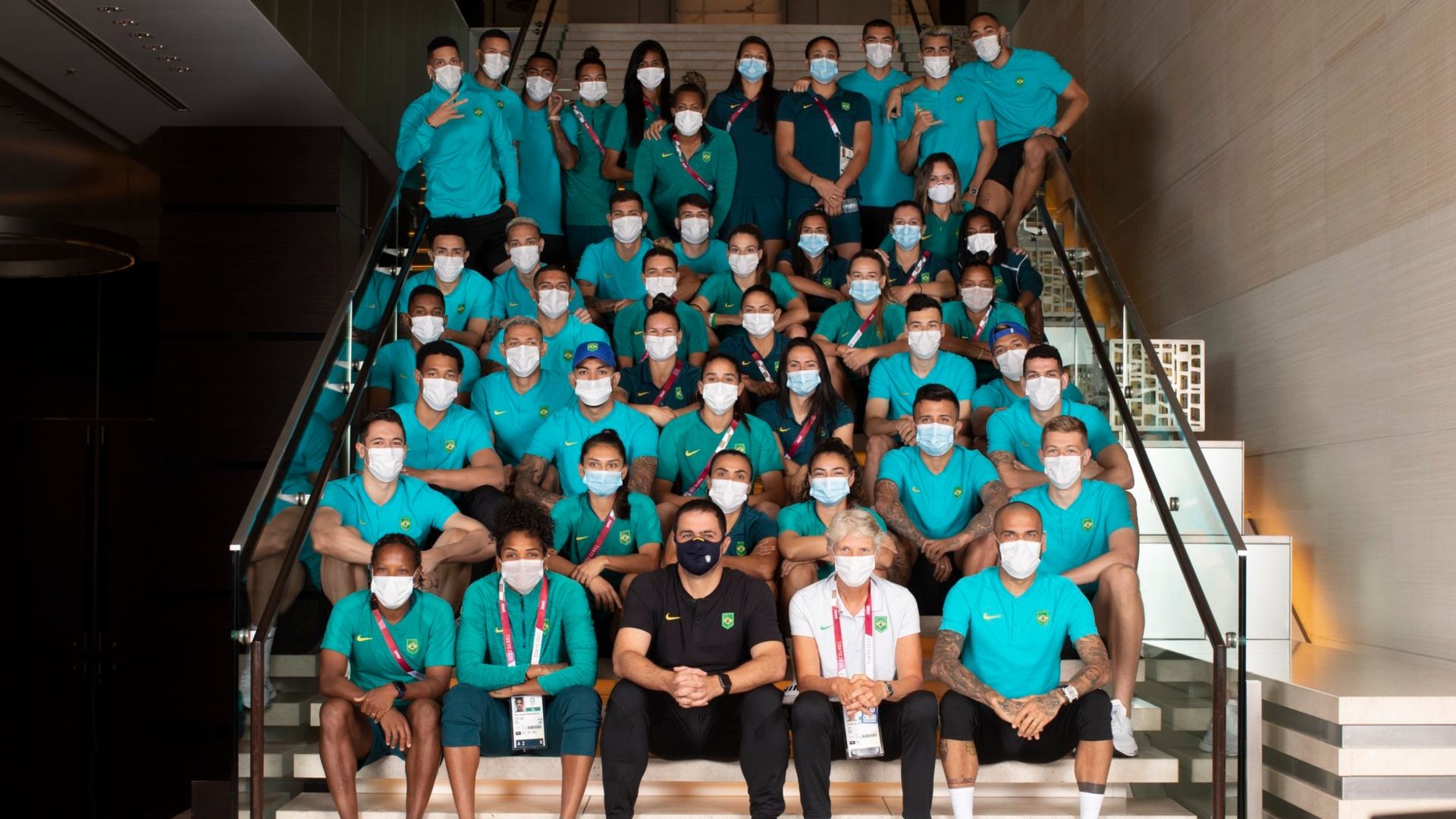 Brasil feminino e masculino em hotel no Japão