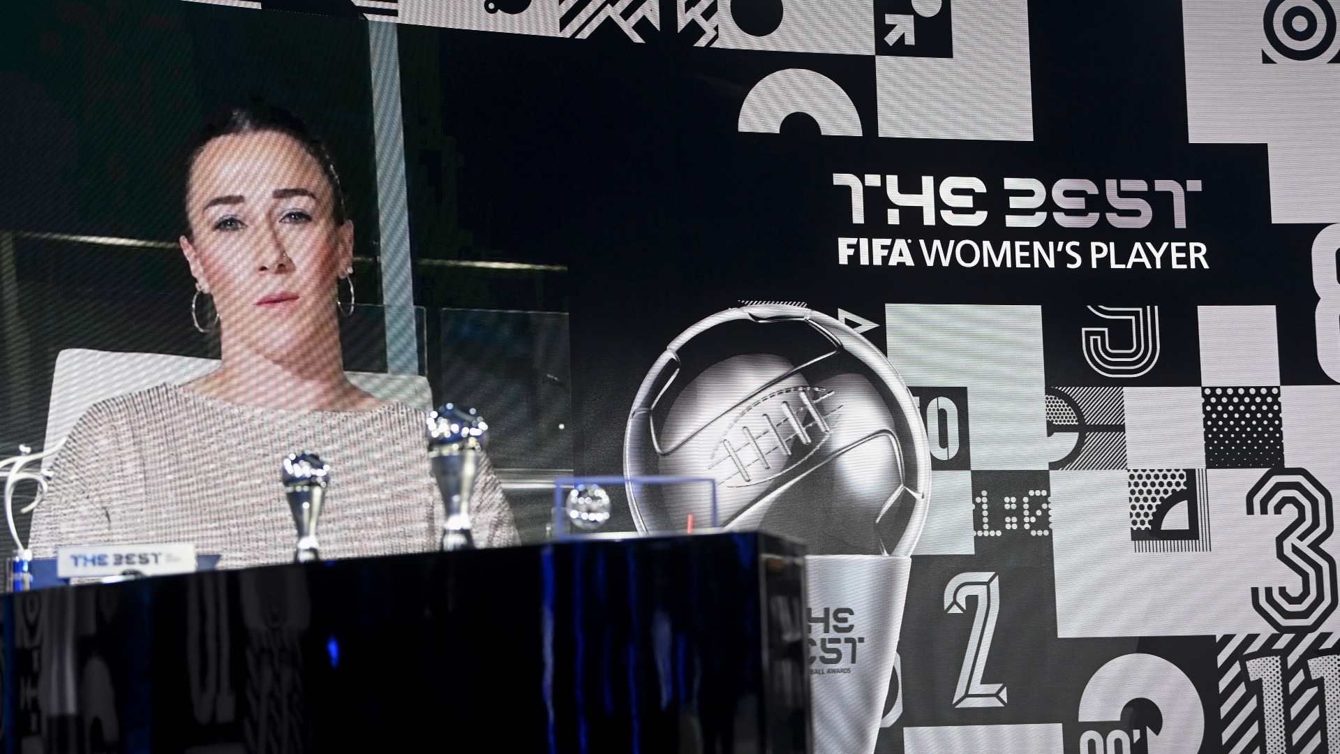 20211126 Lucy Bronze