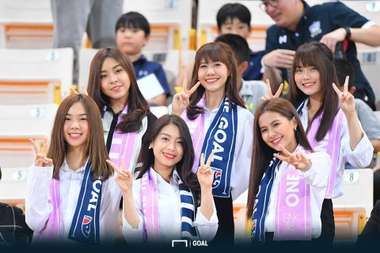 GIVE A SHOUT: เหงื่อ/ไอดอล/ฟุตบอล/น้ำตา -ไพรัช คุ้มวัน ผกก. MV 'วันแรก'