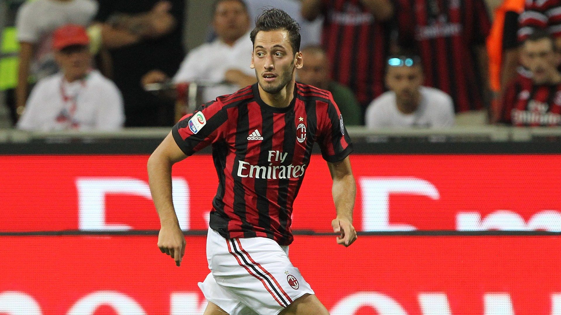 Hakan Calhanoglu Milan