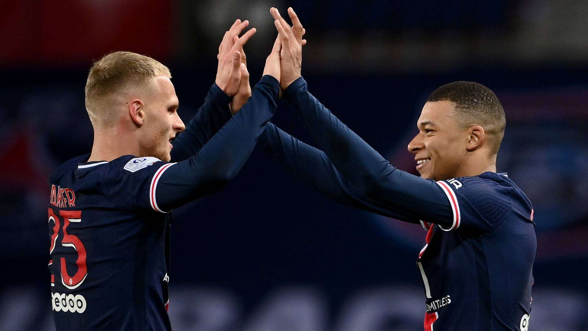 Mitchel Bakker Kylian Mbappe Paris Saint-Germain PSG