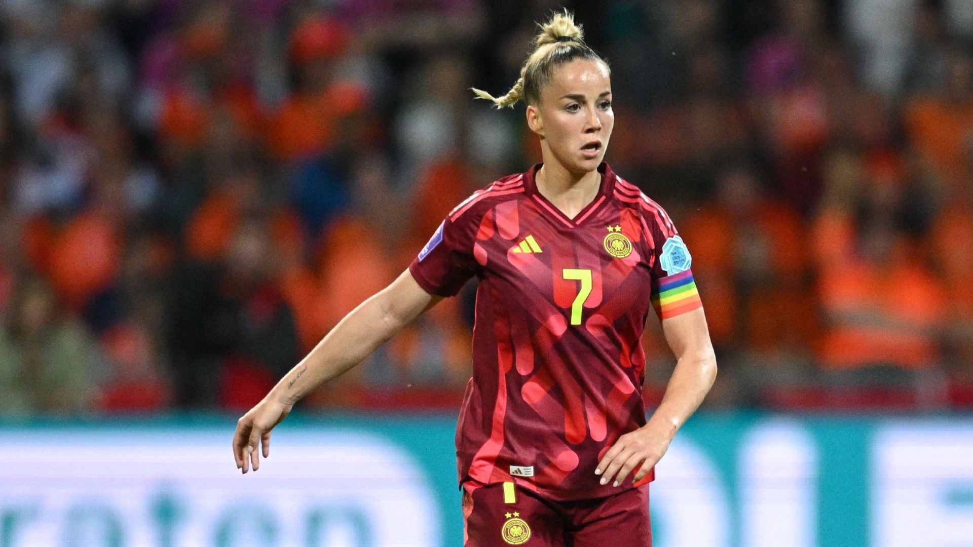 Giulia Gwinn of Germany in action