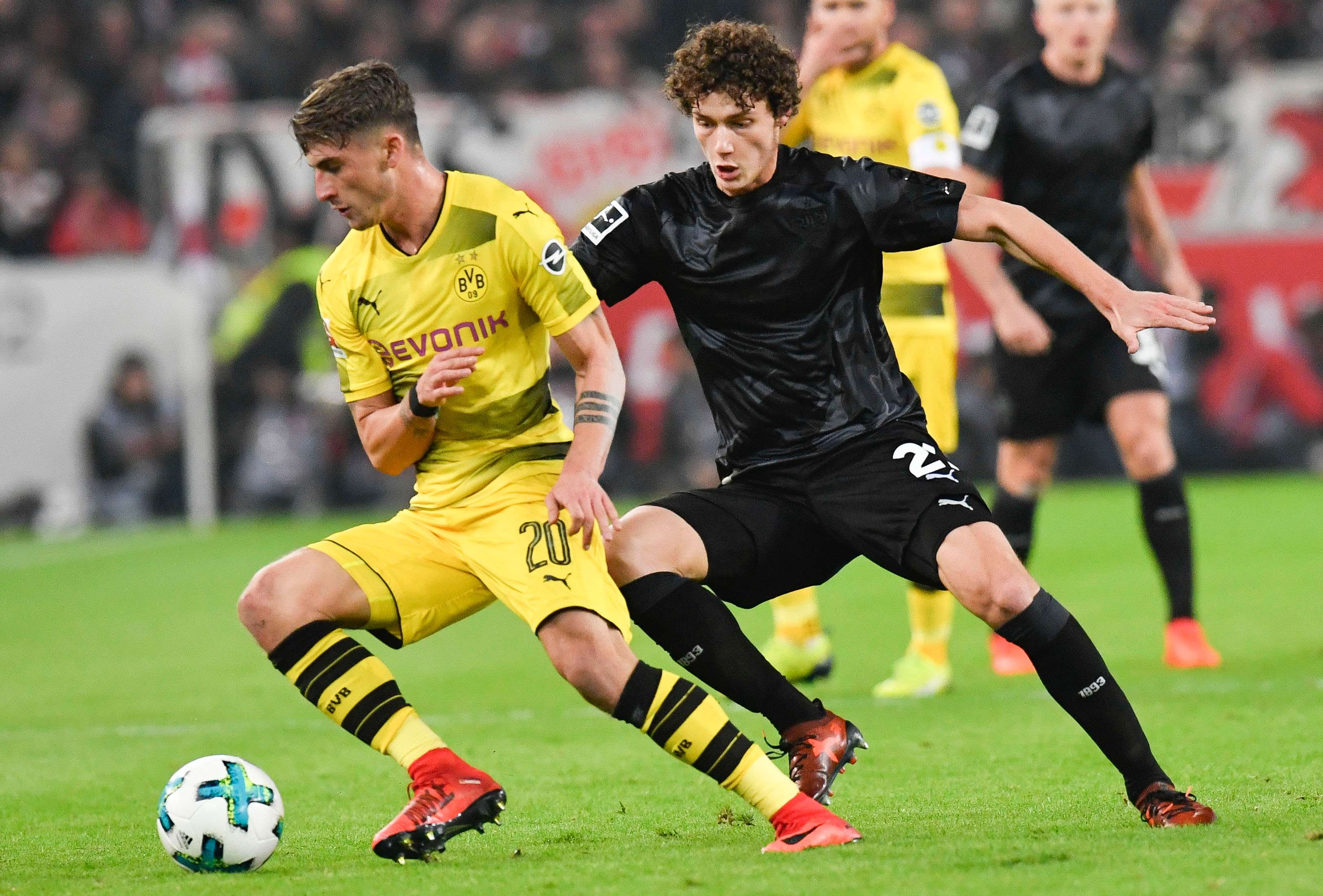 Stuttgart Dortmund Philipp Pavard